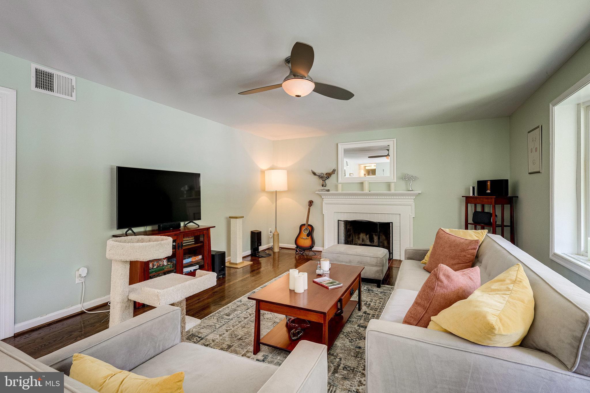 RIVERSIDE TERRACE - Residential Lease