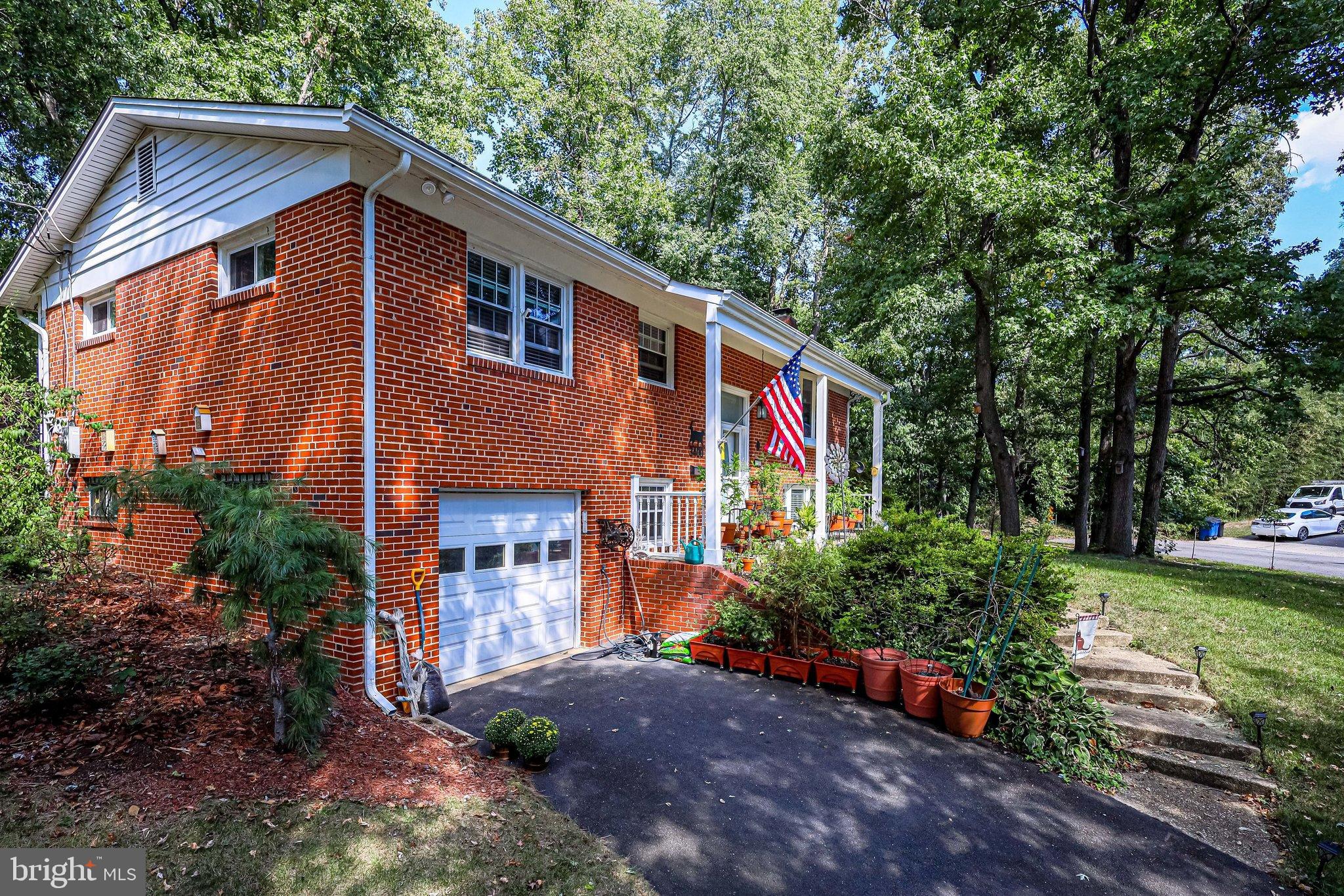 RIVERSIDE TERRACE - Residential Lease