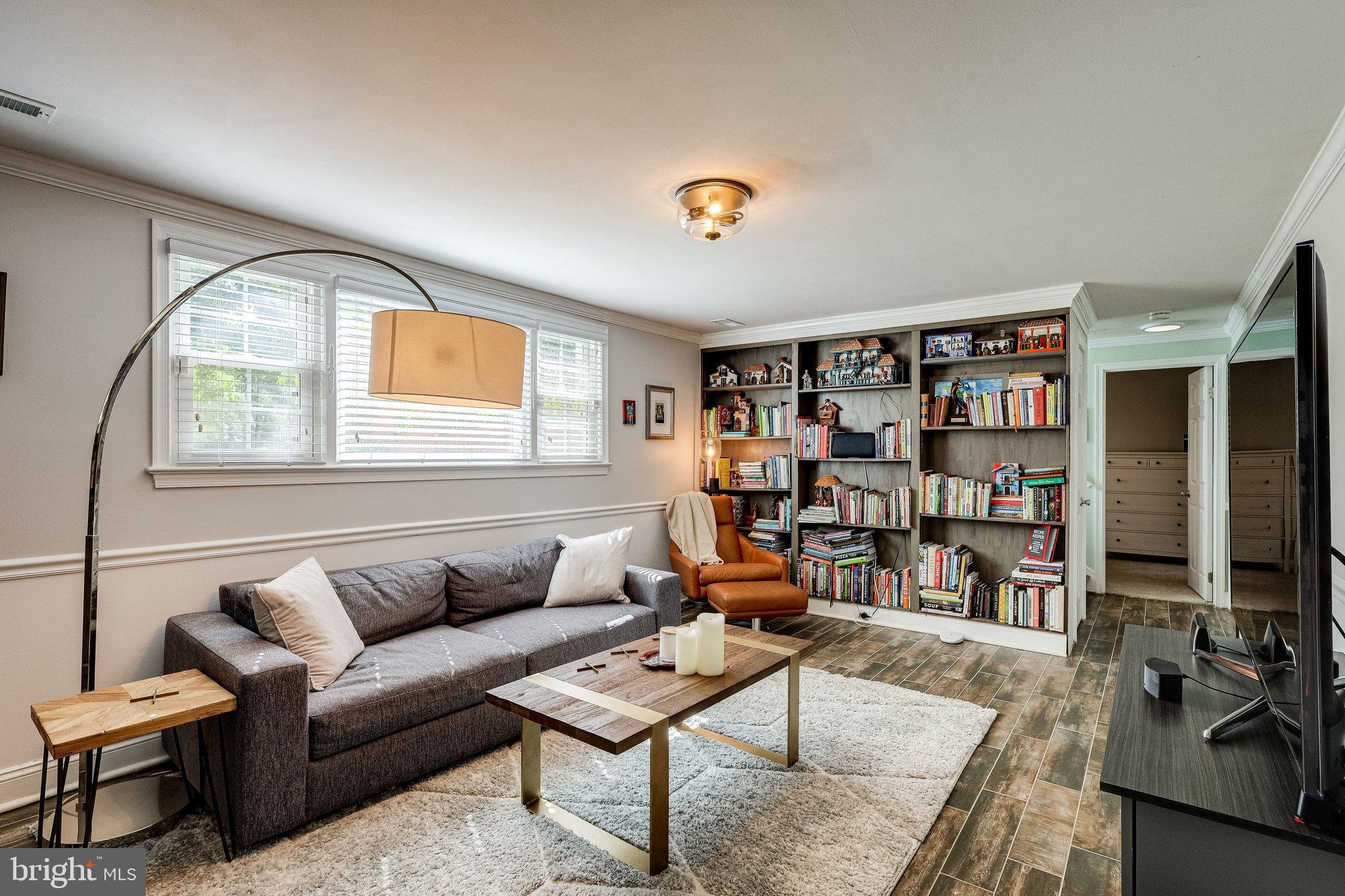 RIVERSIDE TERRACE - Residential Lease