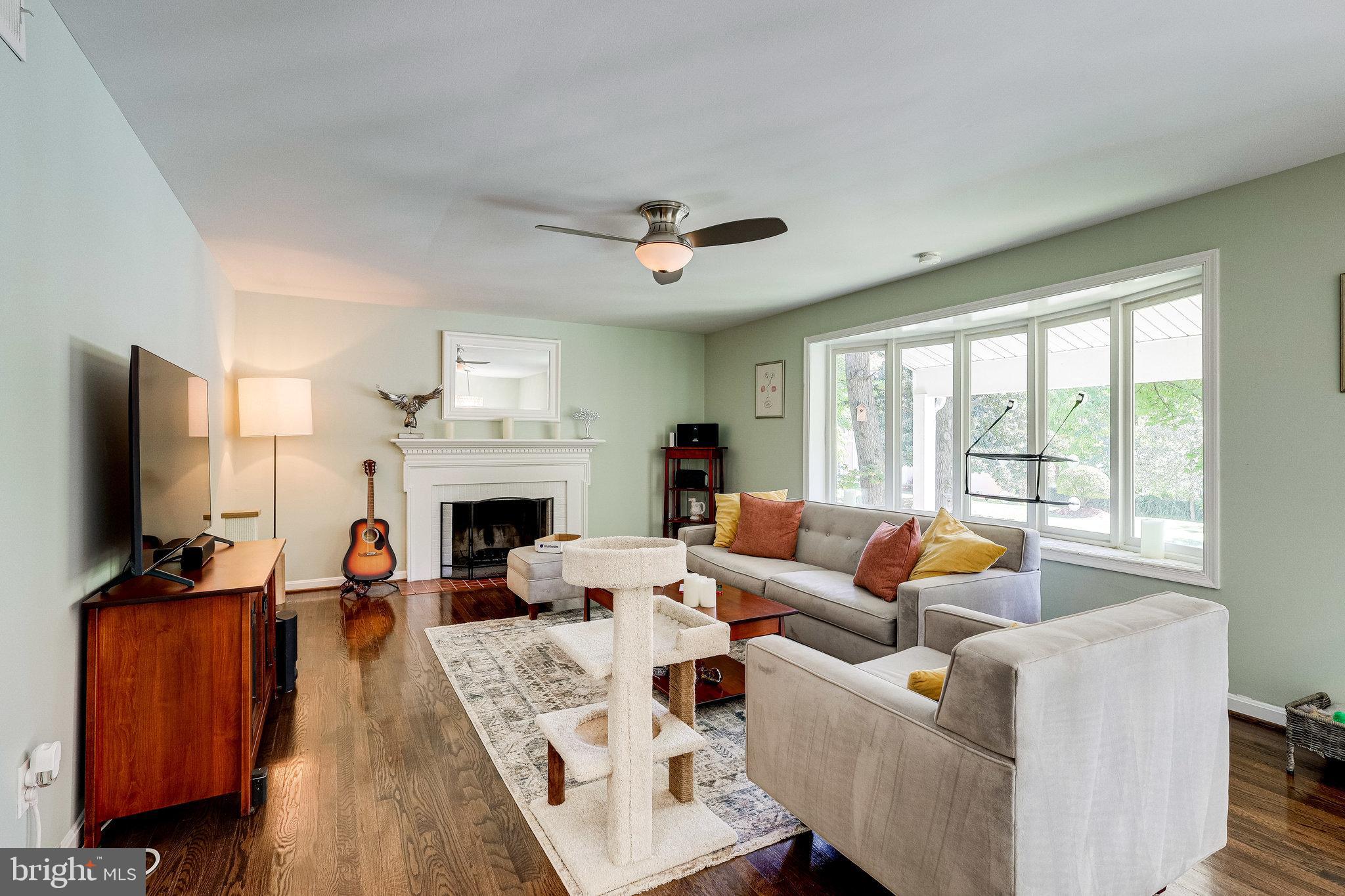 RIVERSIDE TERRACE - Residential Lease