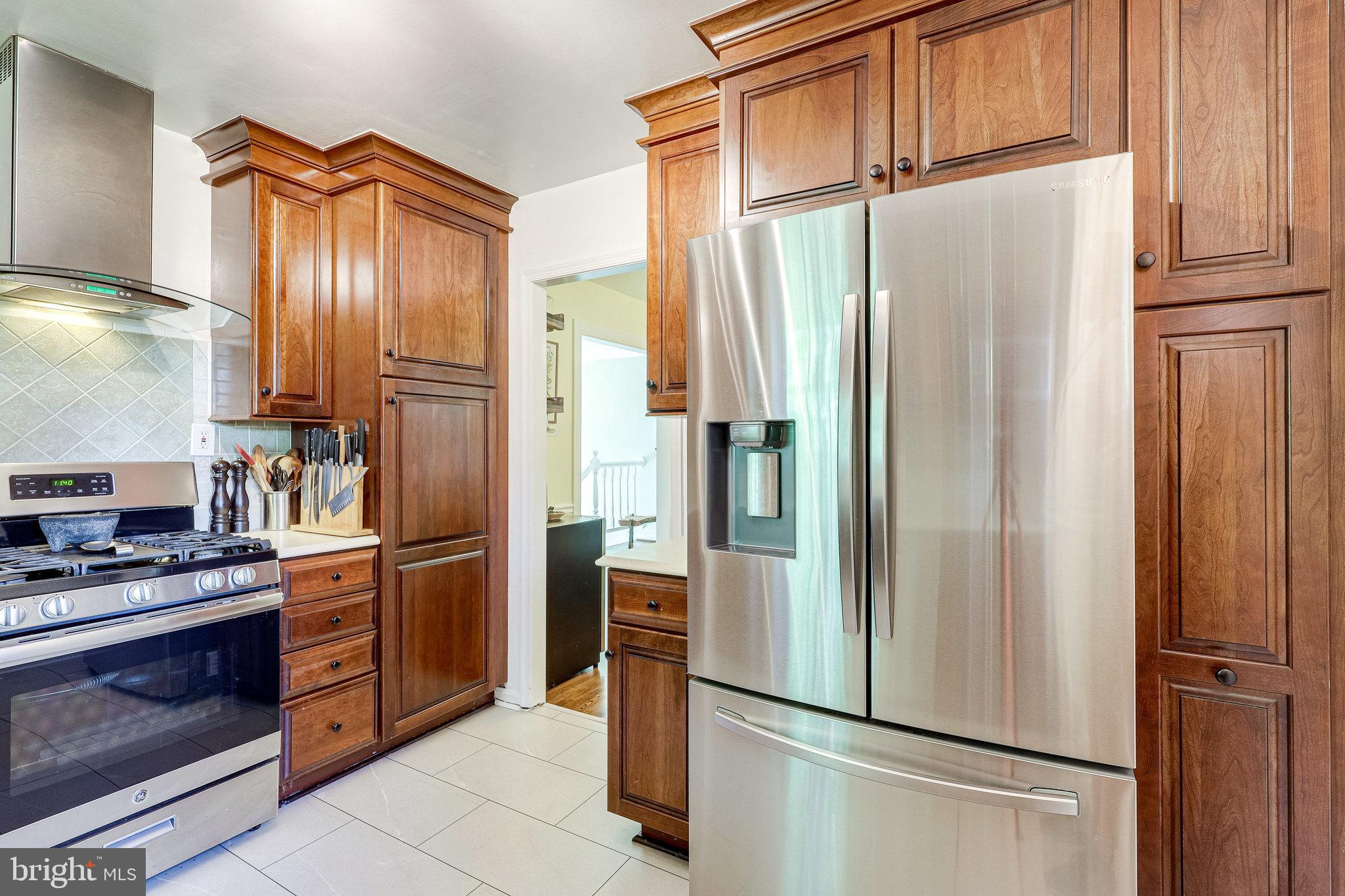 RIVERSIDE TERRACE - Residential Lease