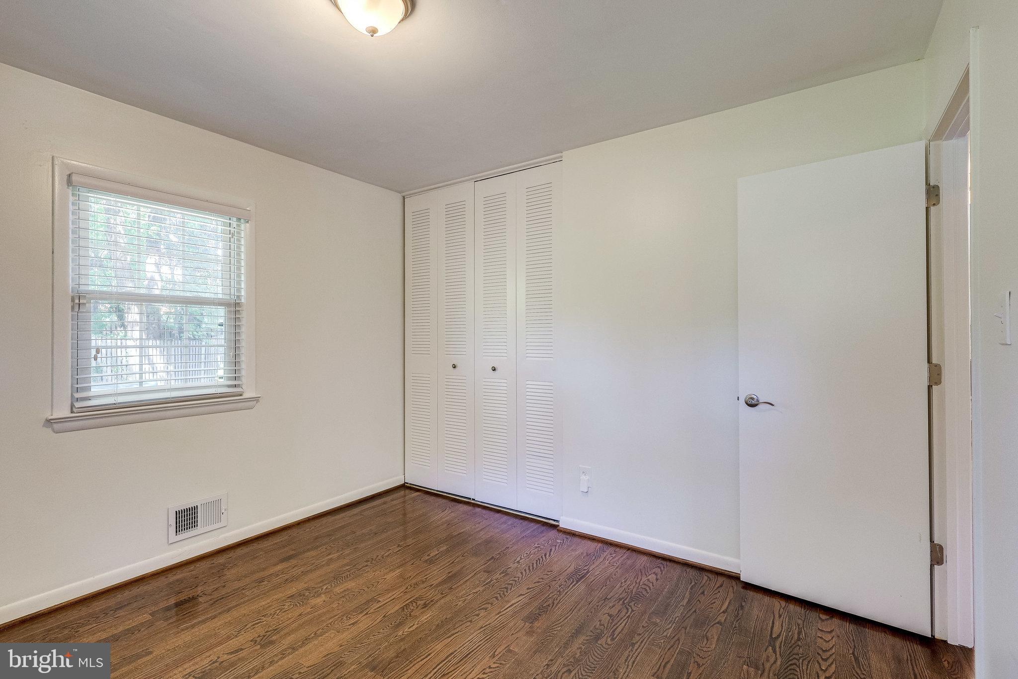 RIVERSIDE TERRACE - Residential Lease