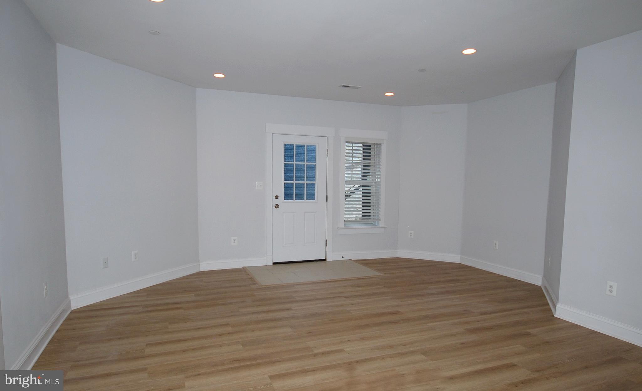 HUNTINGTON TERRACE - Residential Lease