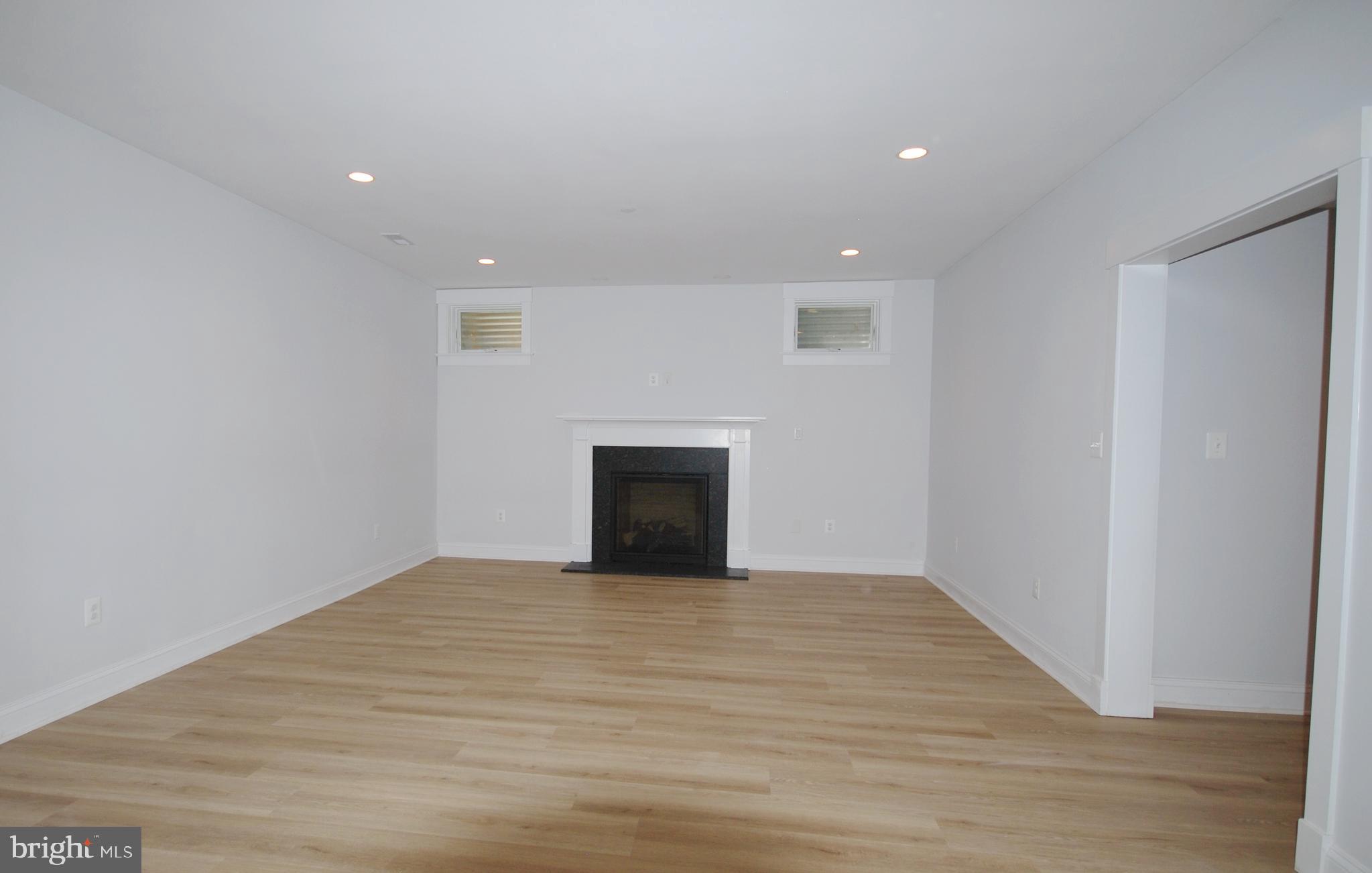 HUNTINGTON TERRACE - Residential Lease