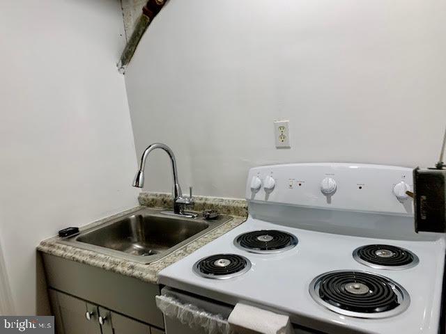 HOLMES RUN HEIGHTS - Residential Lease