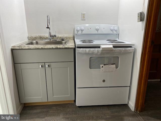 HOLMES RUN HEIGHTS - Residential Lease