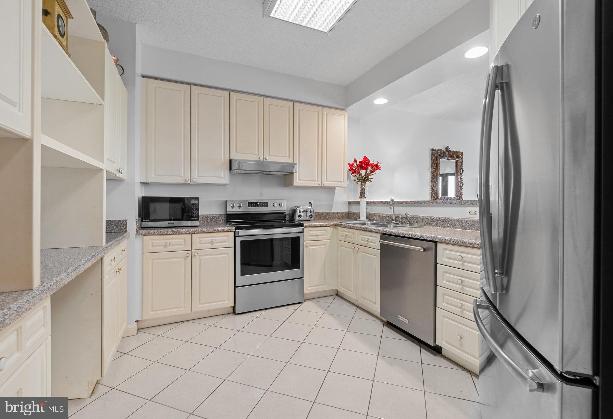 3005 S LEISURE WORLD BOULEVARD 702