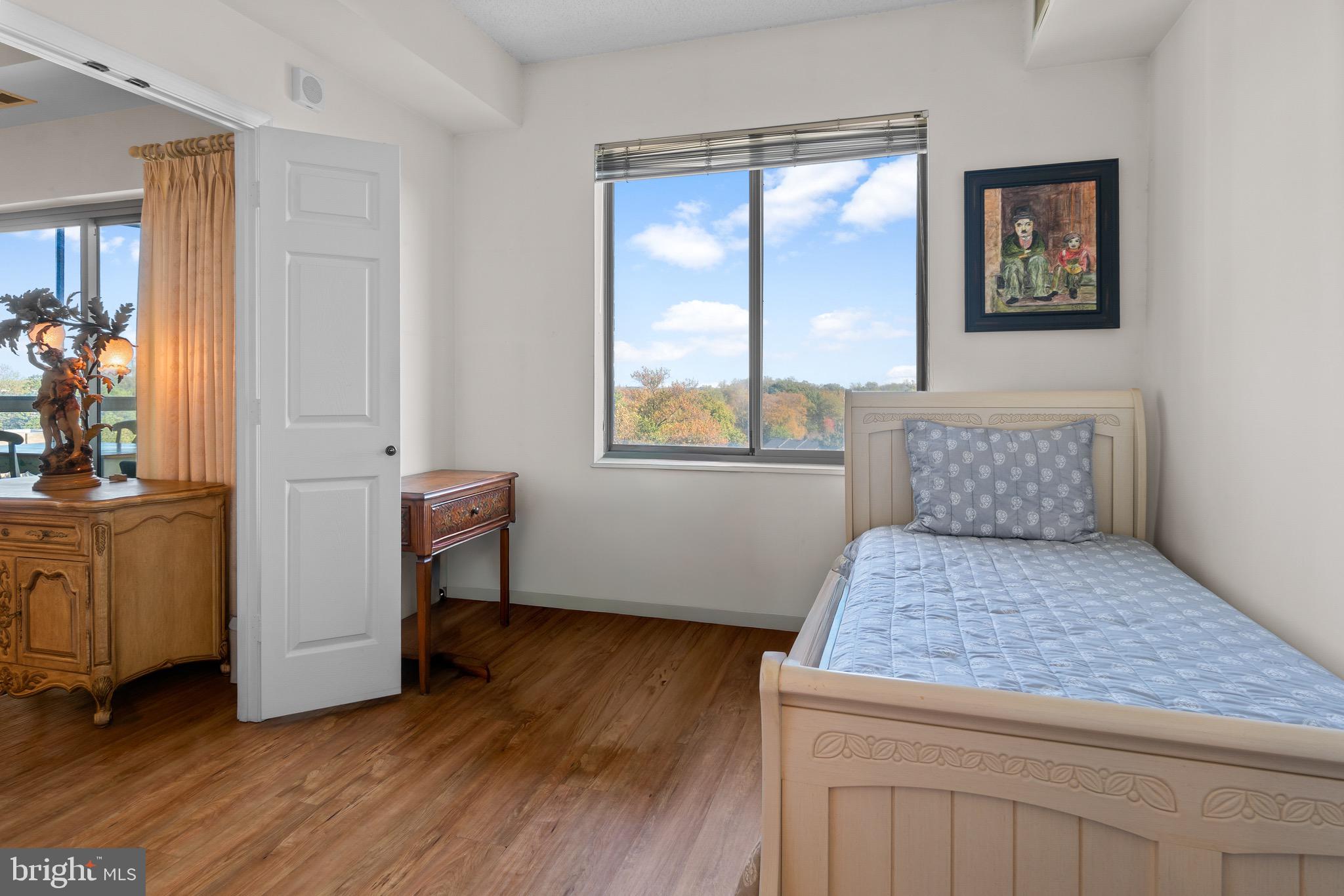 TURNBERRY COURTS AT LEIS - Residential