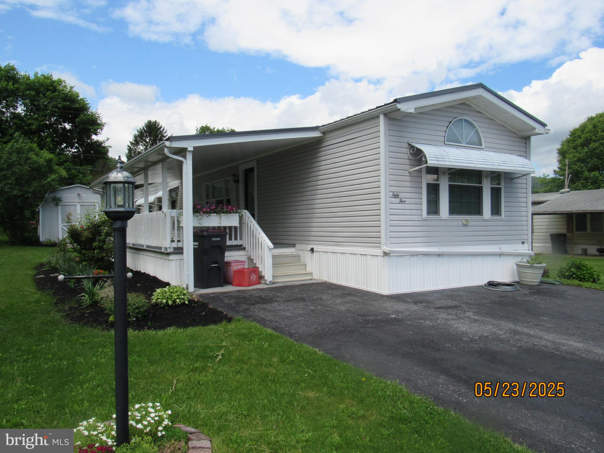 CONTINENTAL COURTS - Residential