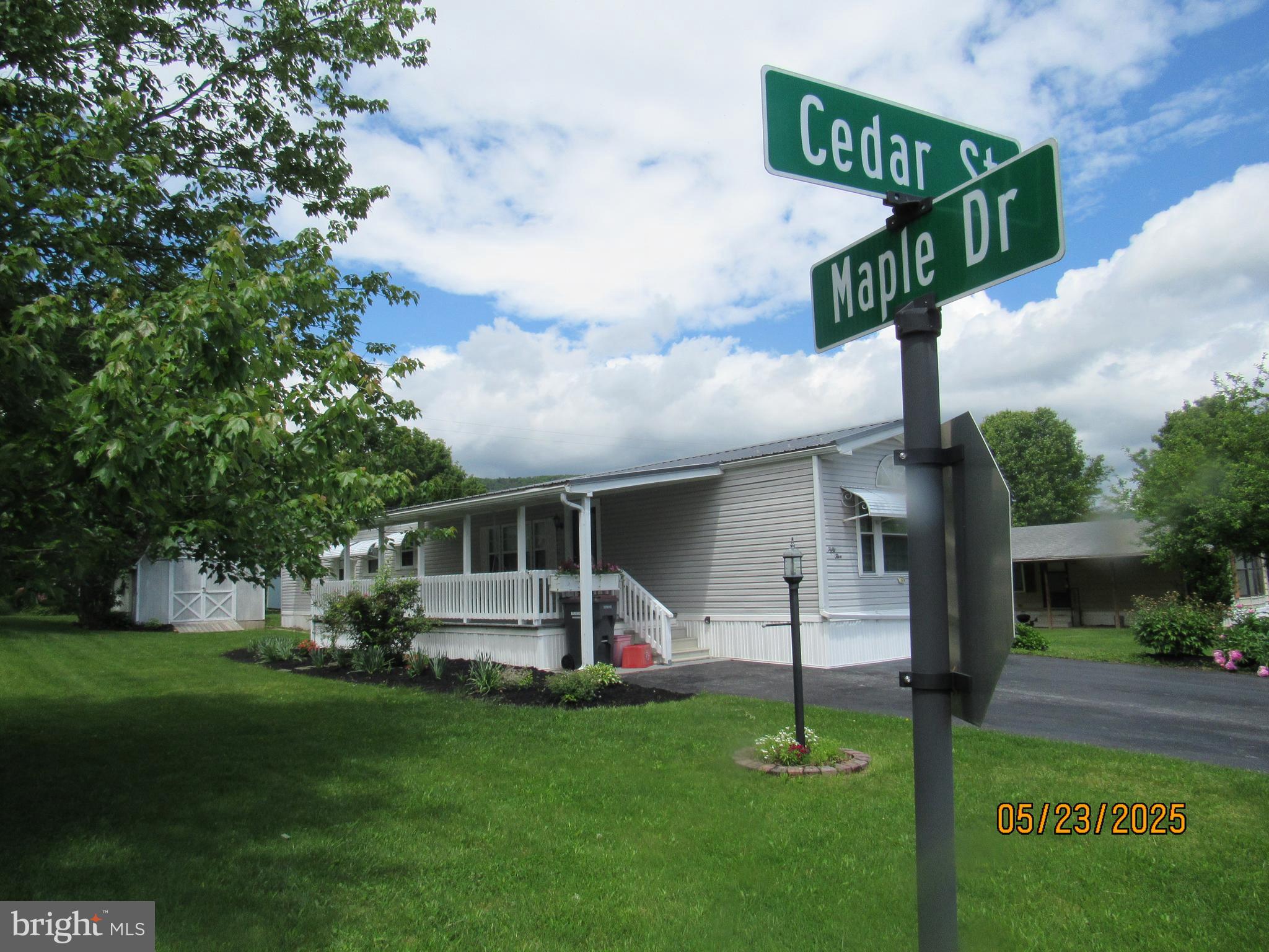 CONTINENTAL COURTS - Residential