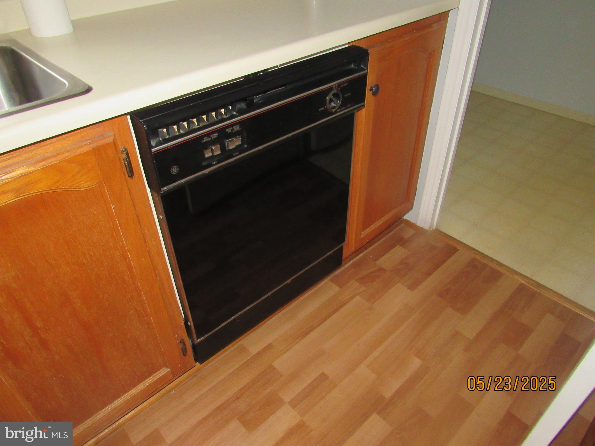 CONTINENTAL COURTS - Residential