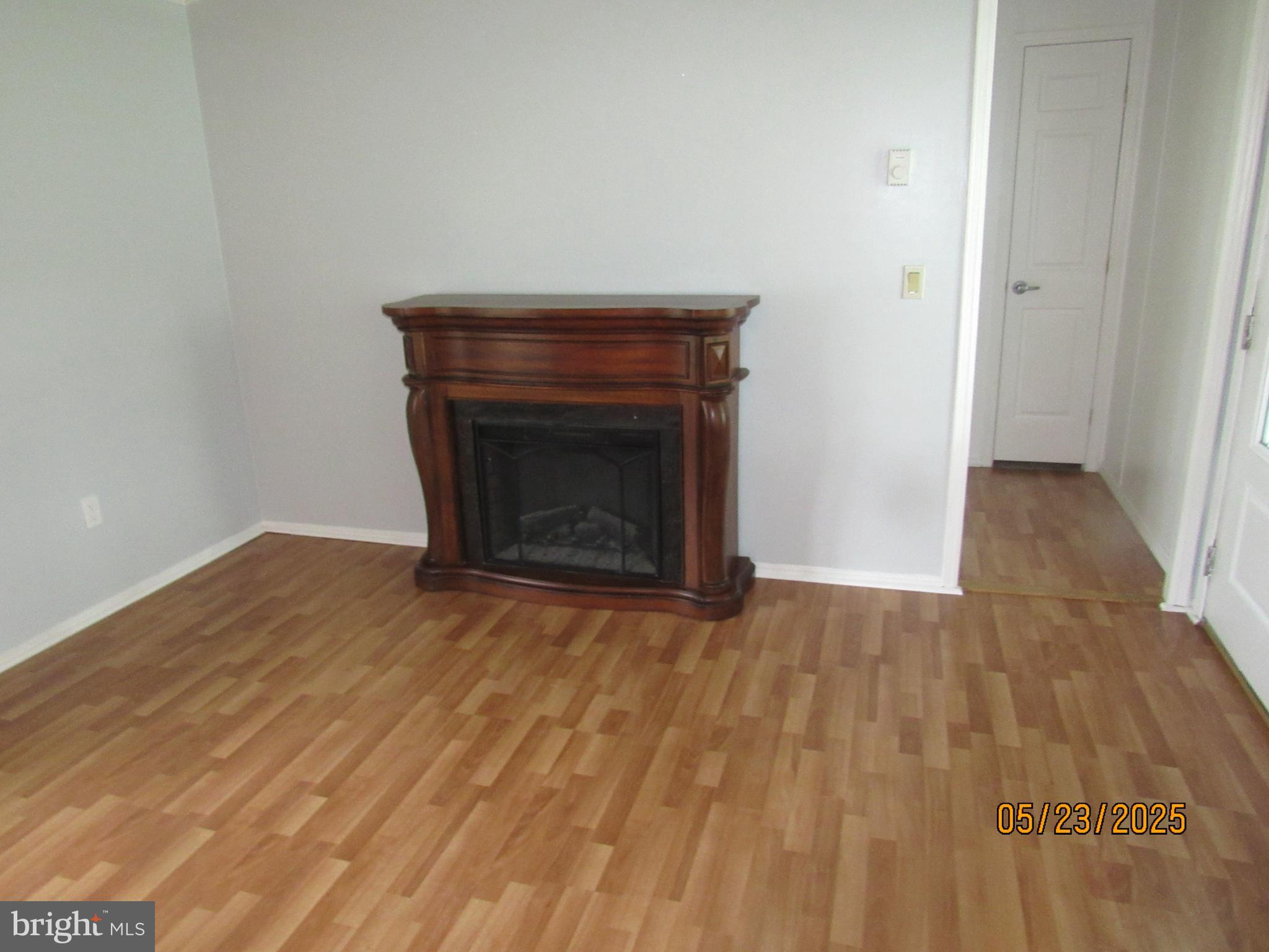 CONTINENTAL COURTS - Residential