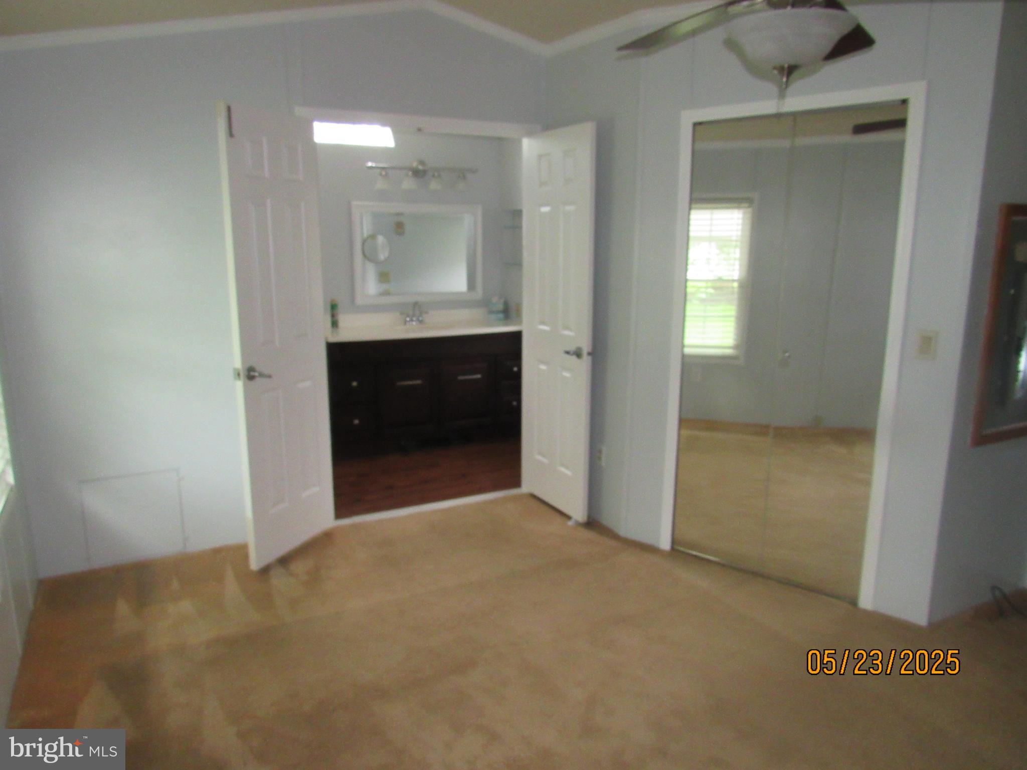 CONTINENTAL COURTS - Residential