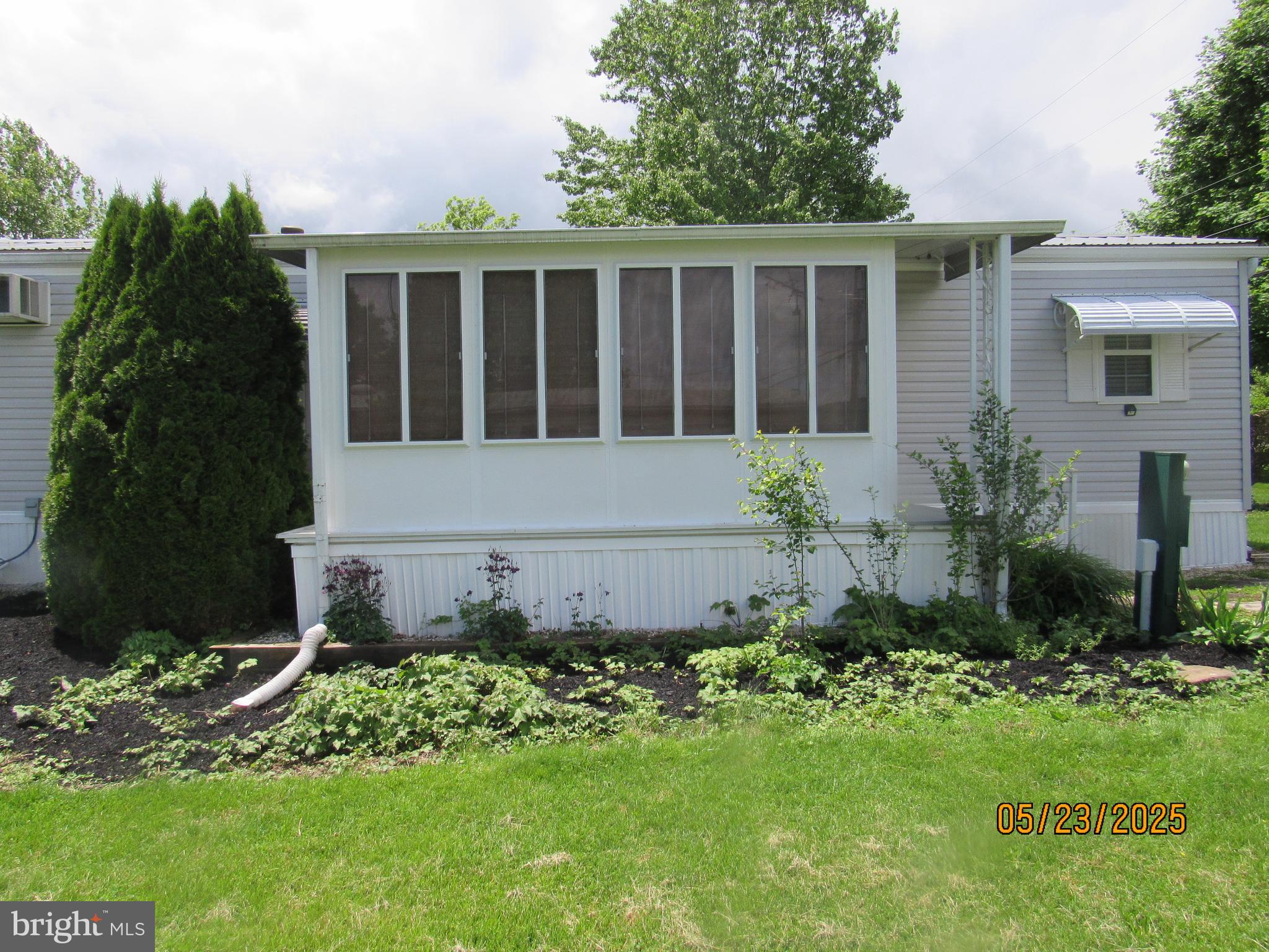 CONTINENTAL COURTS - Residential