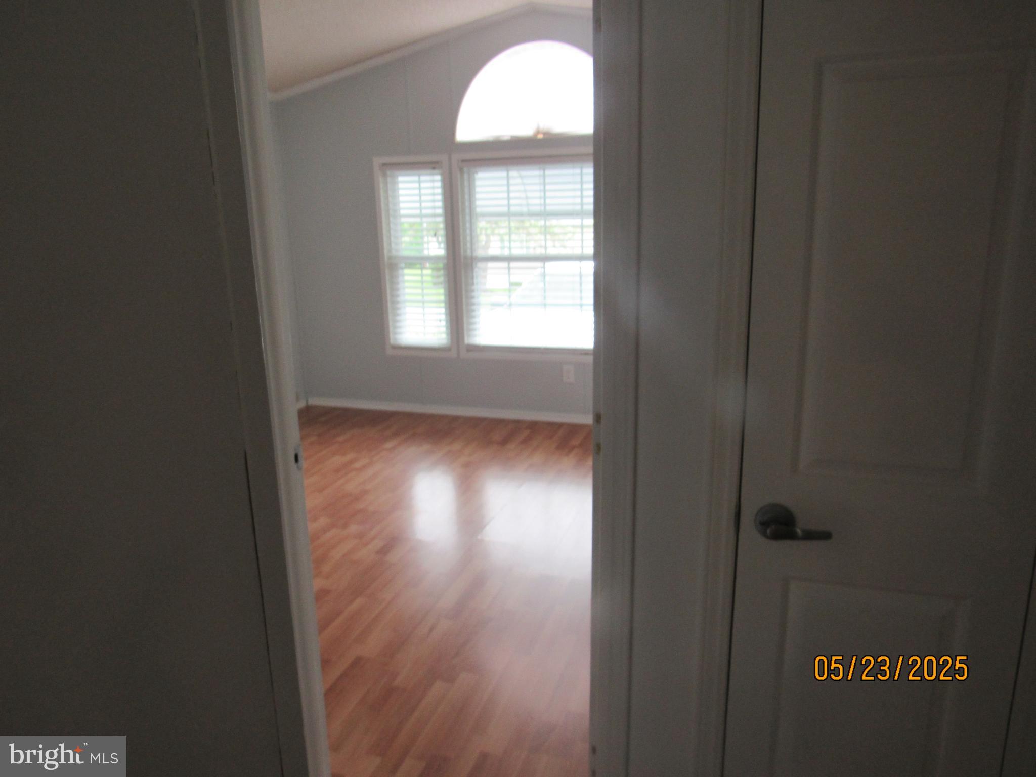 CONTINENTAL COURTS - Residential