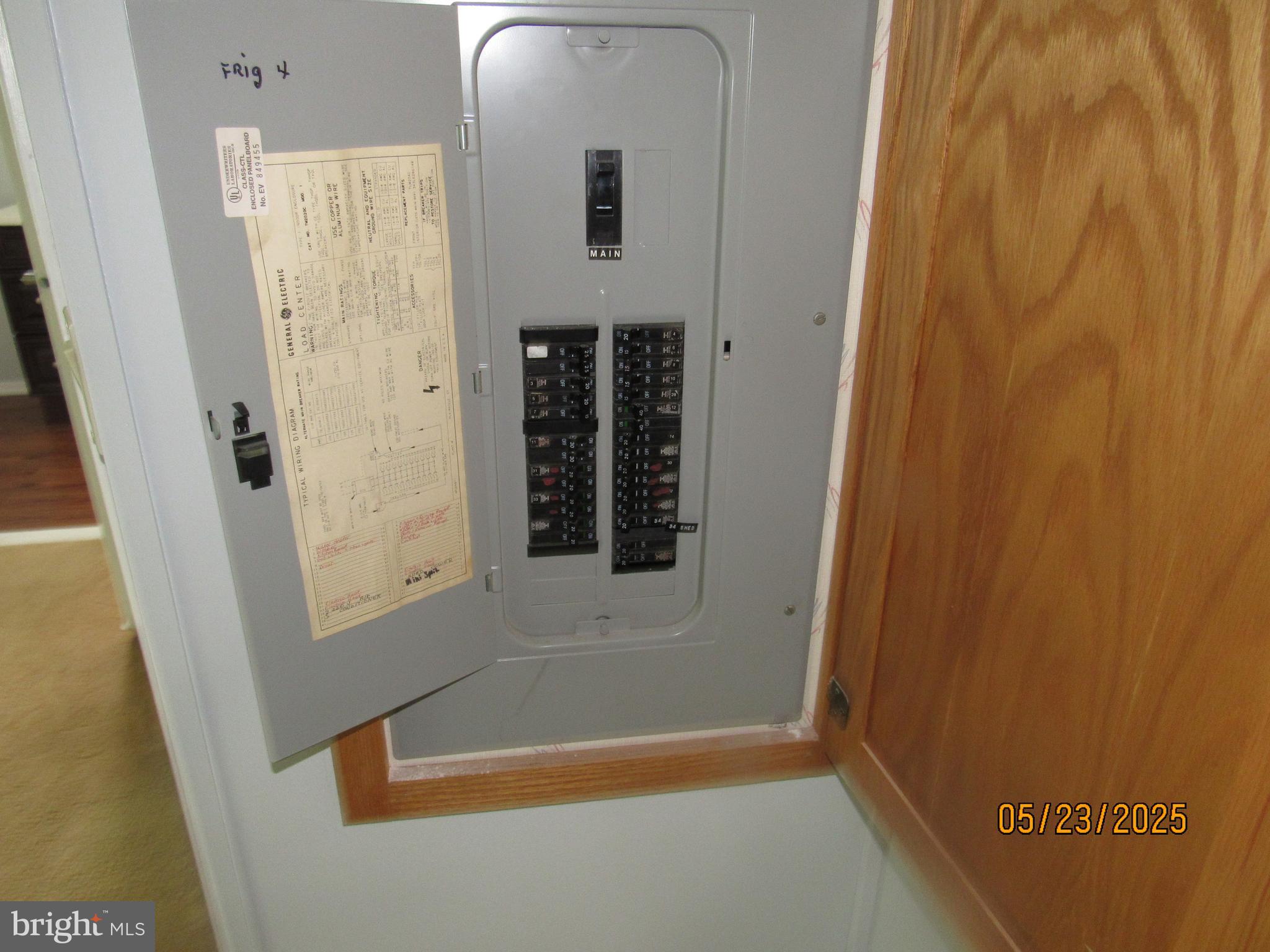 CONTINENTAL COURTS - Residential