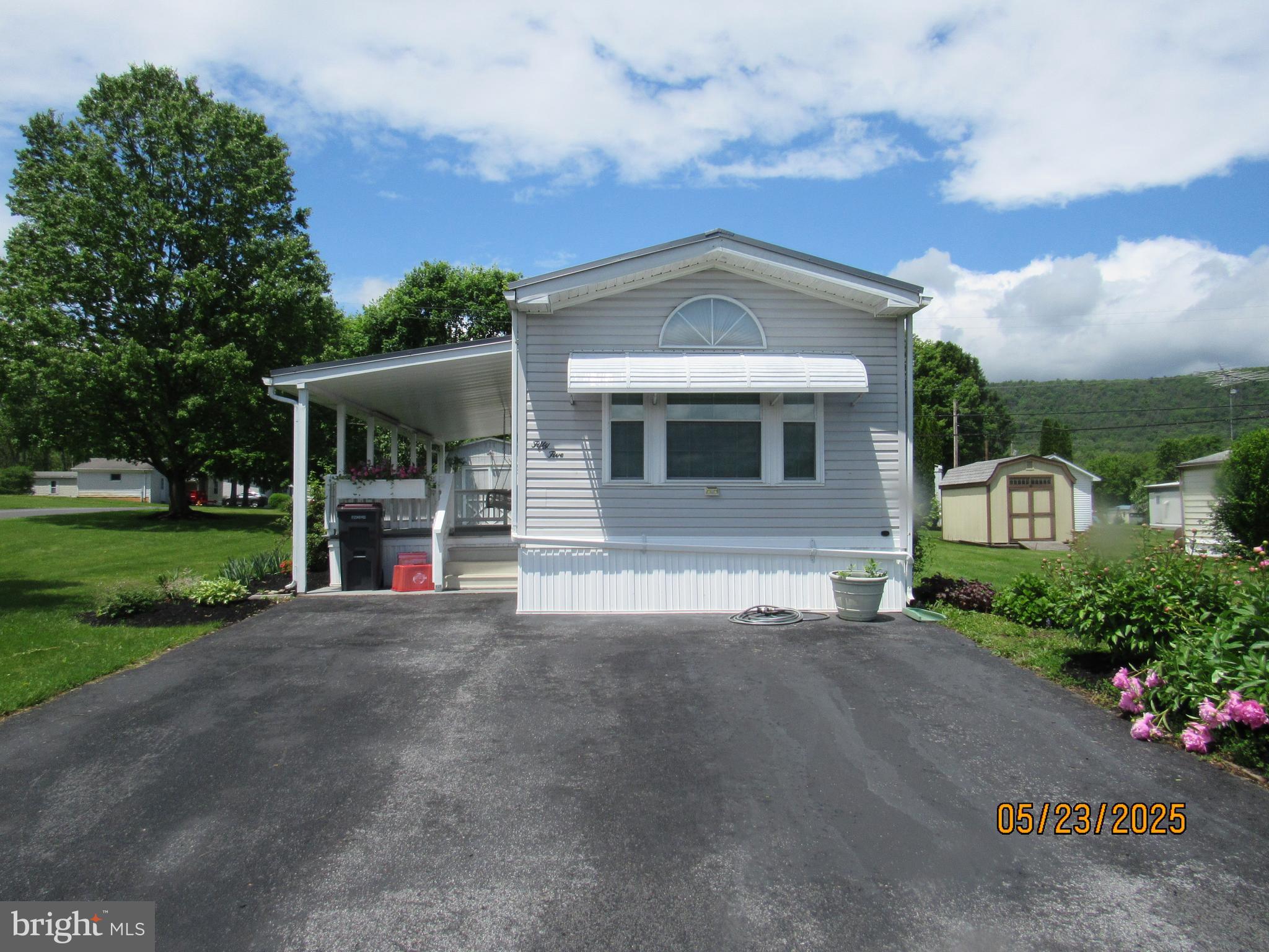 CONTINENTAL COURTS - Residential