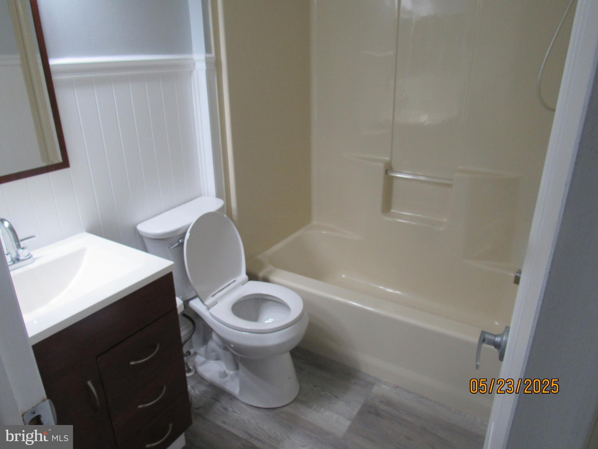 CONTINENTAL COURTS - Residential