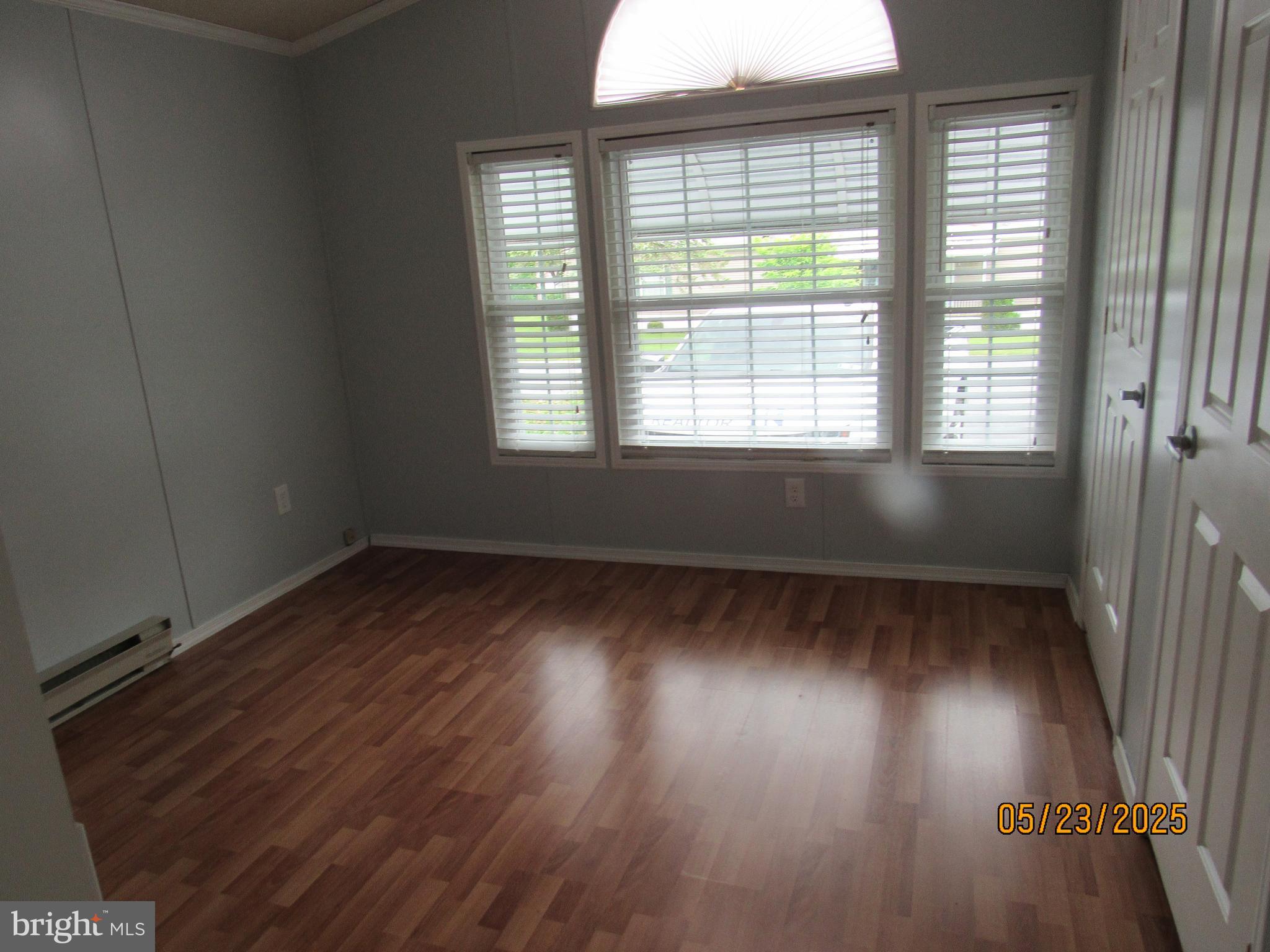 CONTINENTAL COURTS - Residential