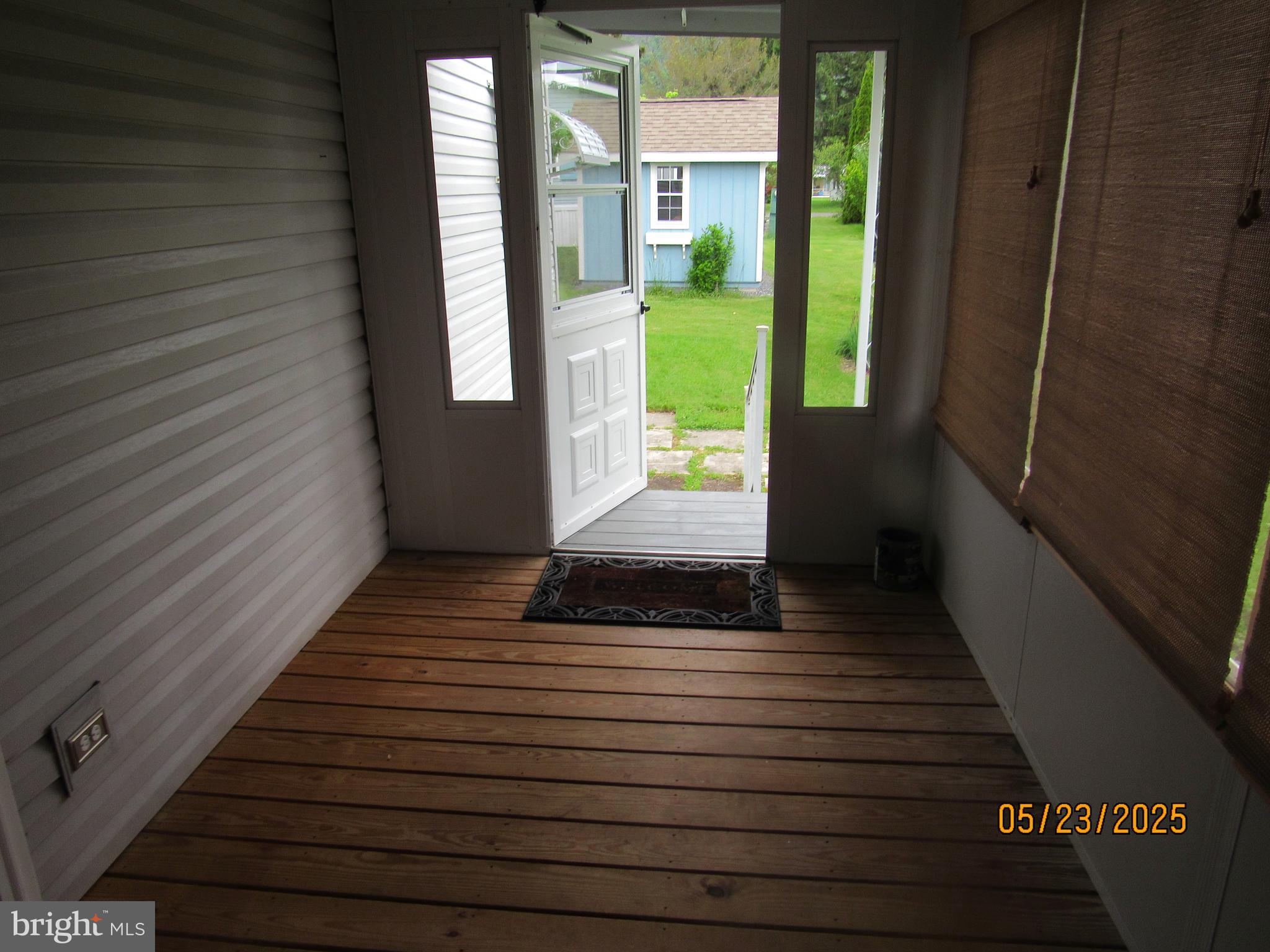 CONTINENTAL COURTS - Residential