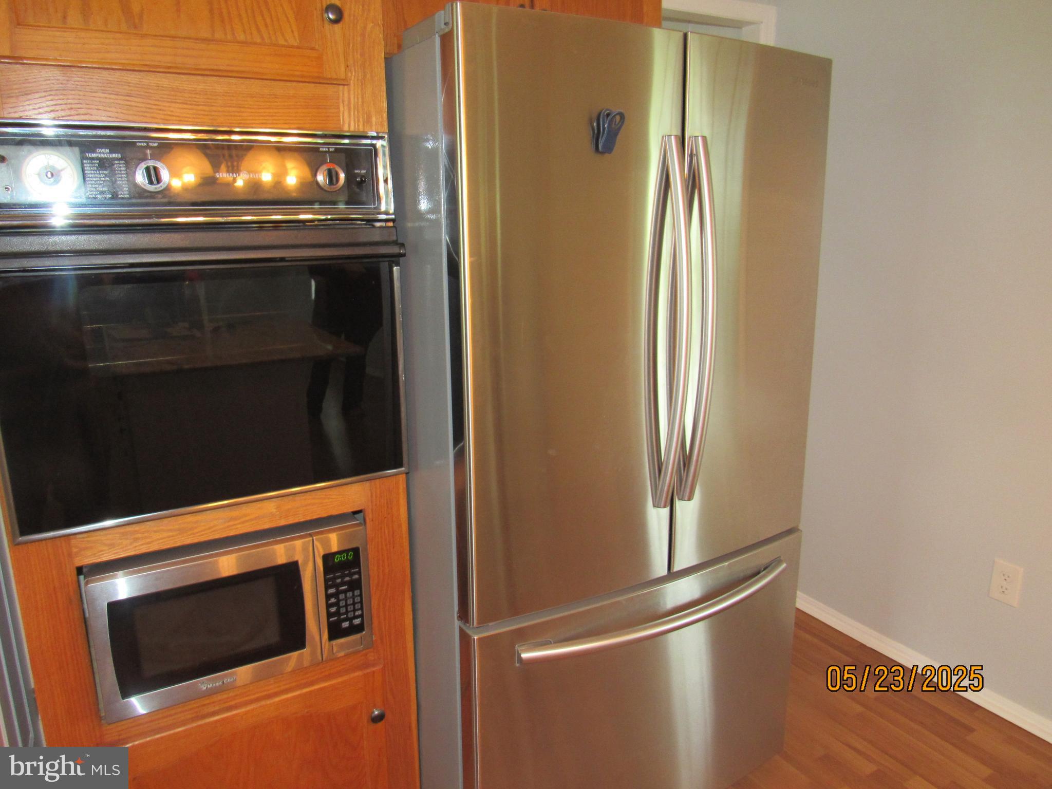 CONTINENTAL COURTS - Residential