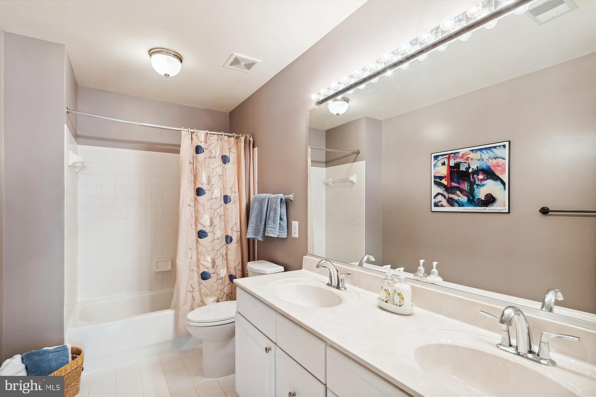 AURA HEIGHTS - Residential