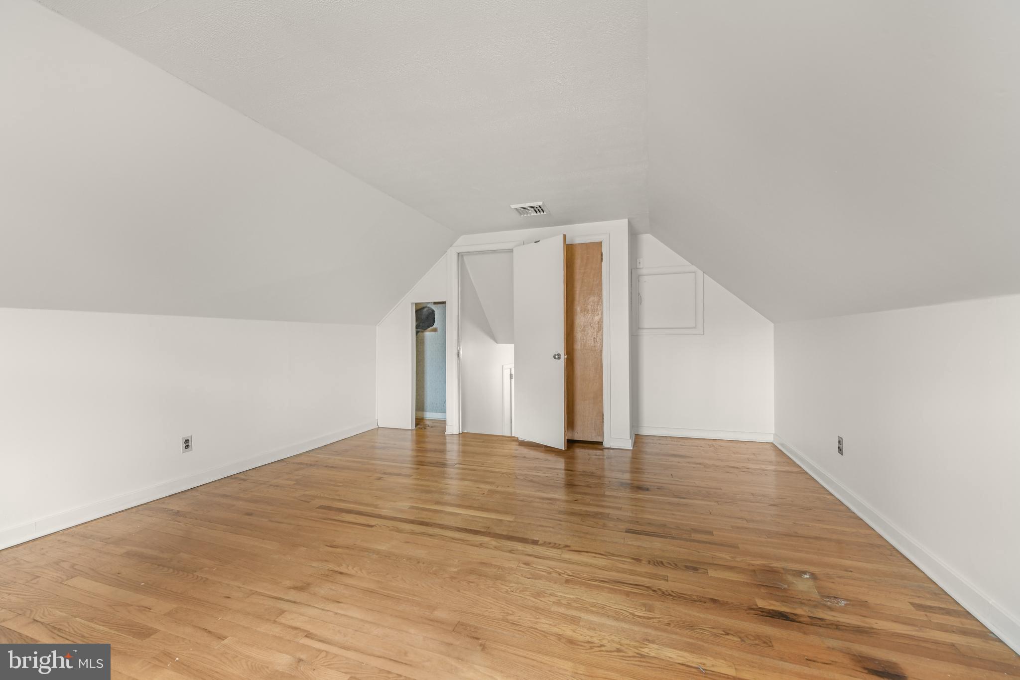 MIDVALE MANOR - Residential