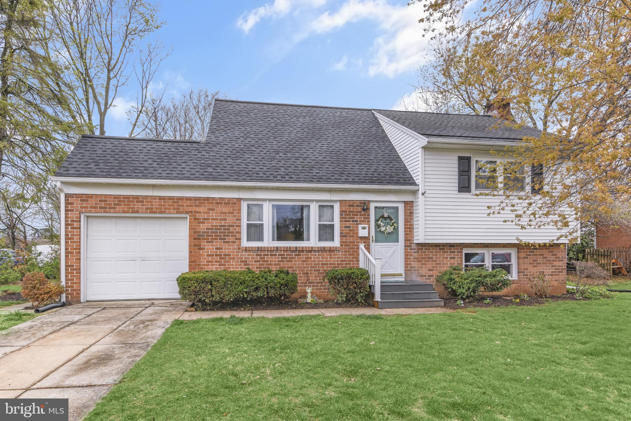 MIDVALE MANOR - Residential