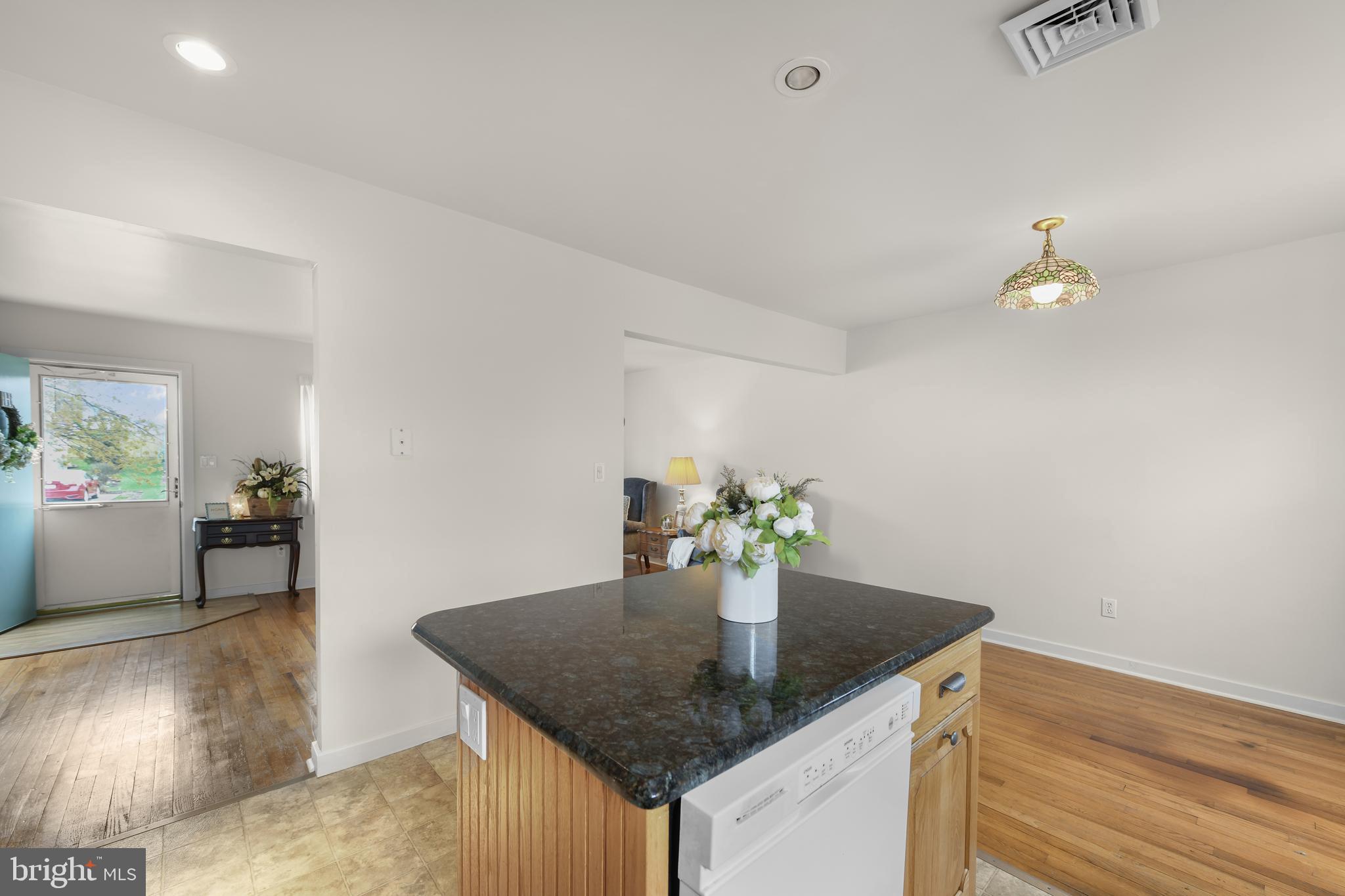 MIDVALE MANOR - Residential