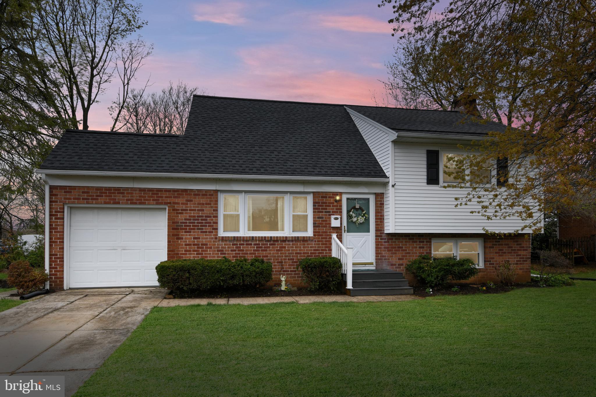 MIDVALE MANOR - Residential