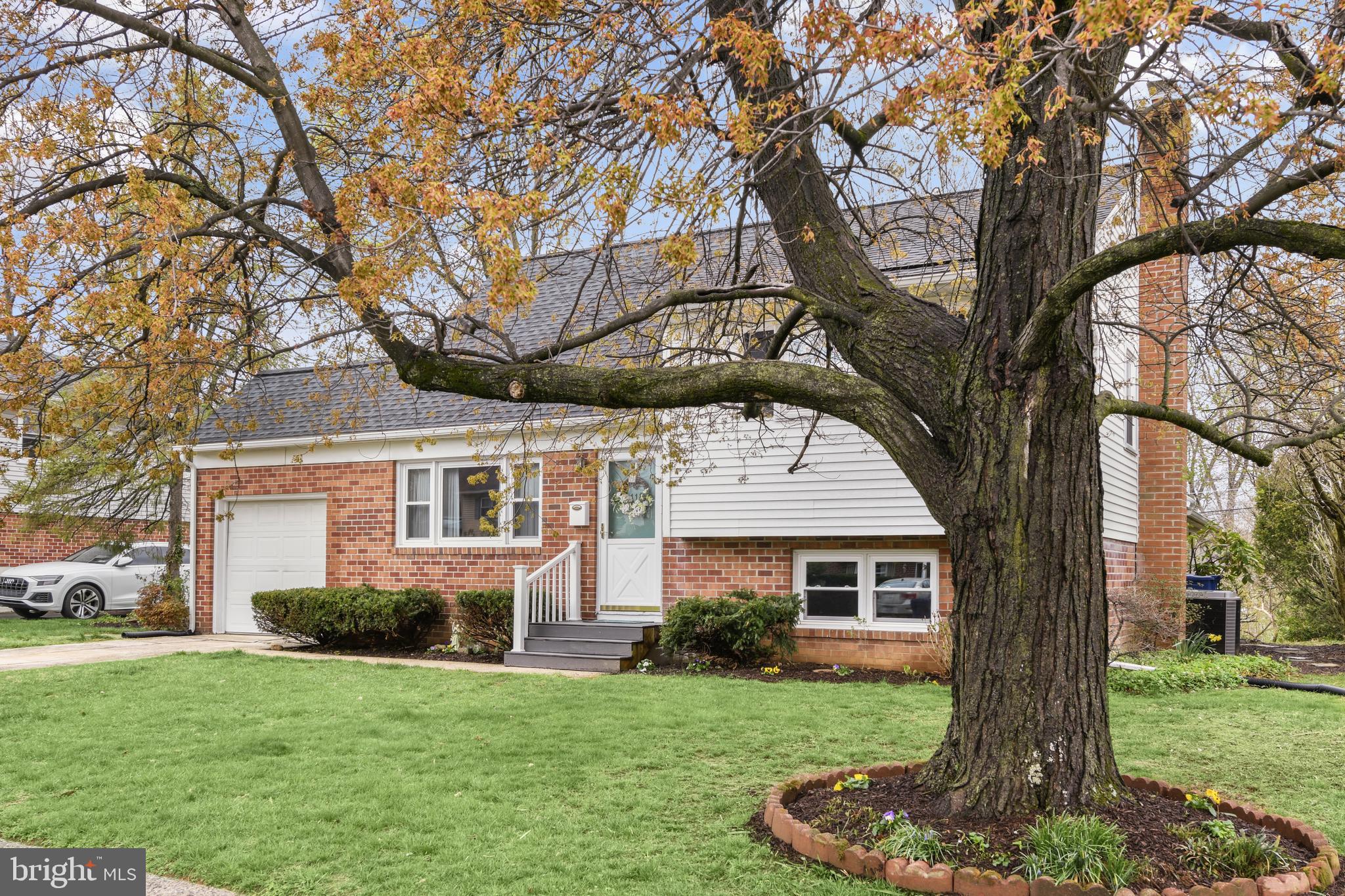 MIDVALE MANOR - Residential