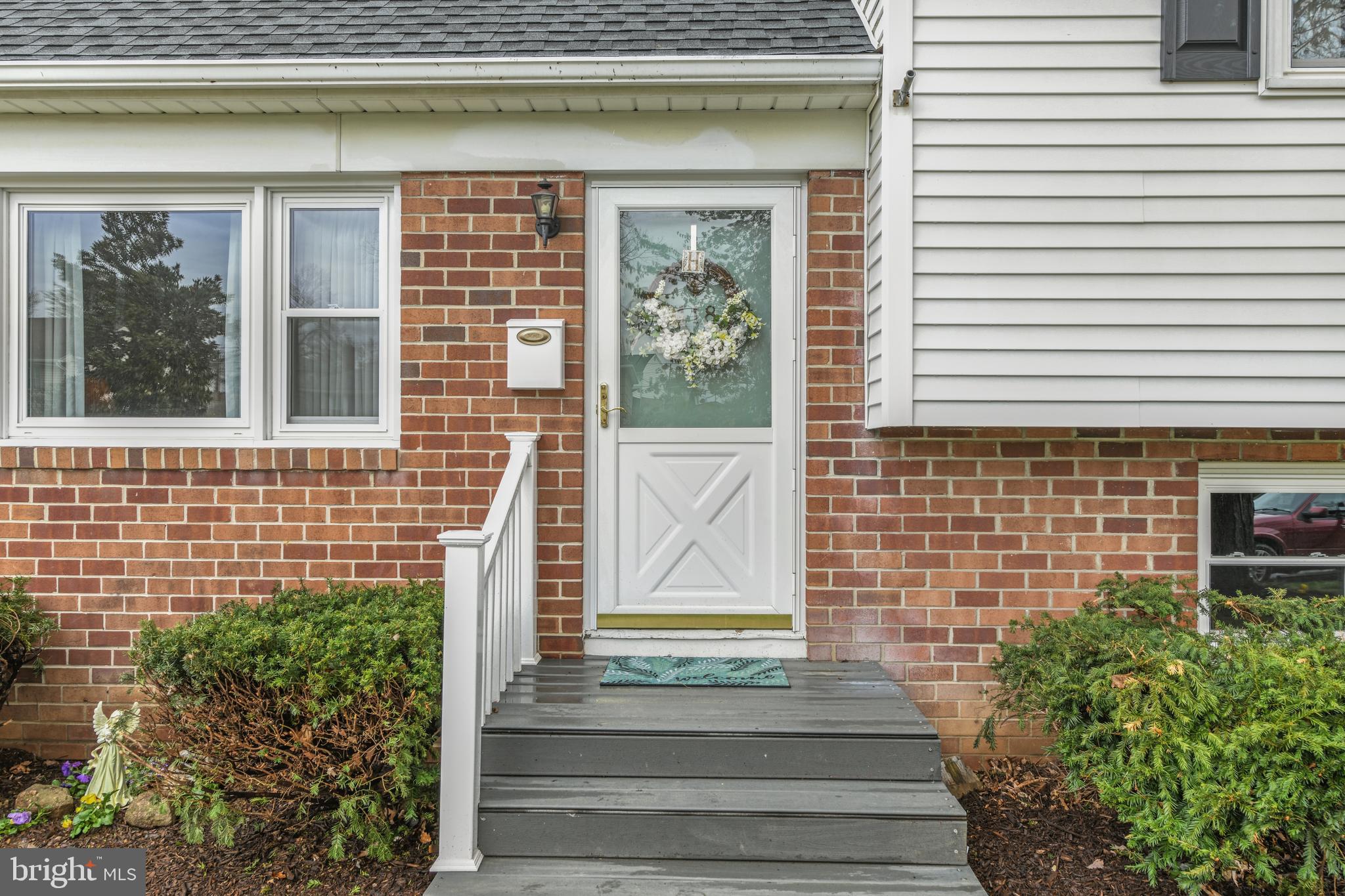 MIDVALE MANOR - Residential