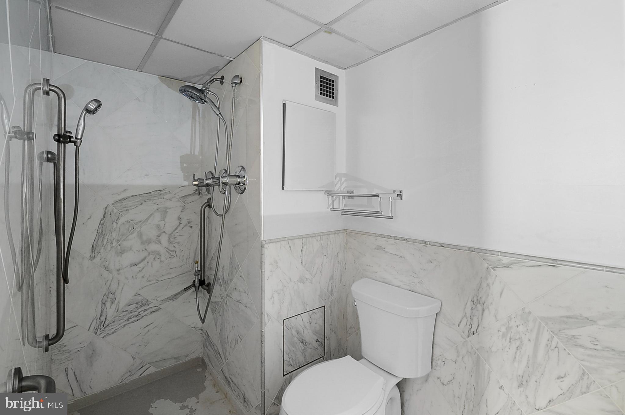 WYNNEWOOD - Residential