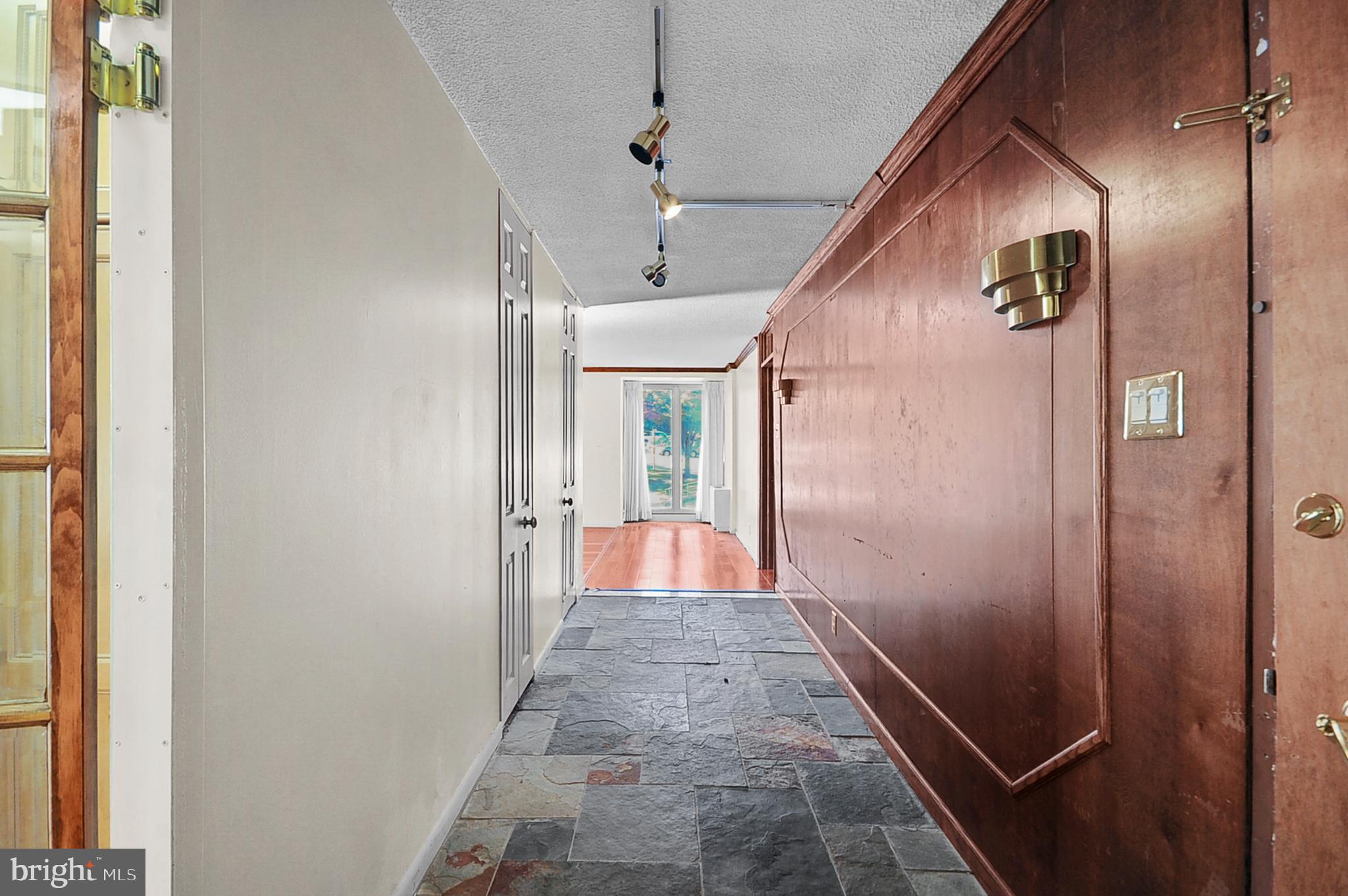 WYNNEWOOD - Residential