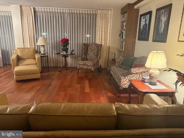 WYNNEWOOD - Residential