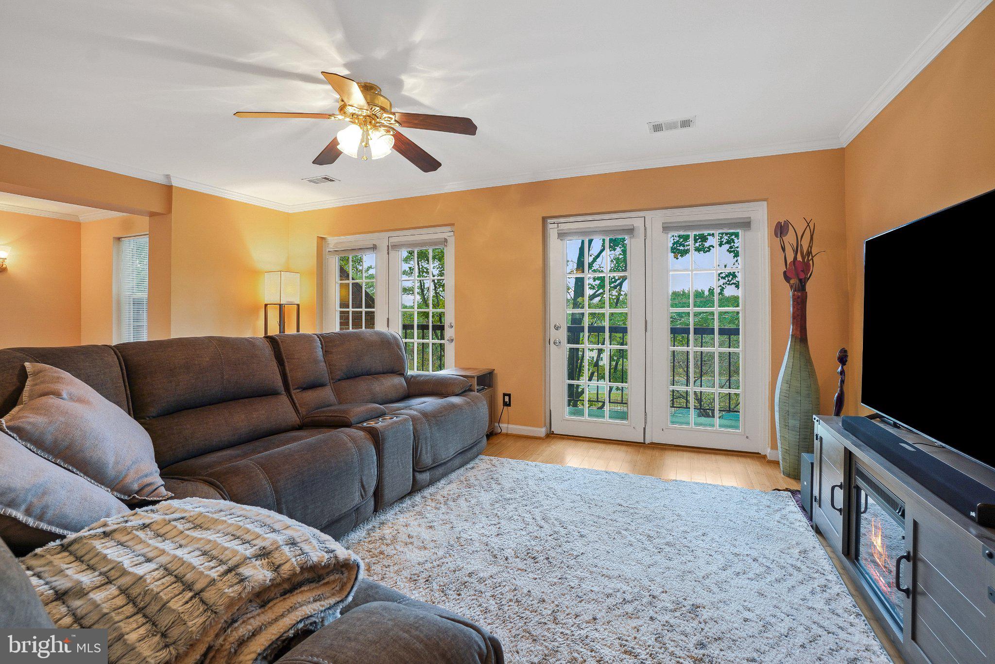 4045 CHESTERWOOD DRIVE 4045