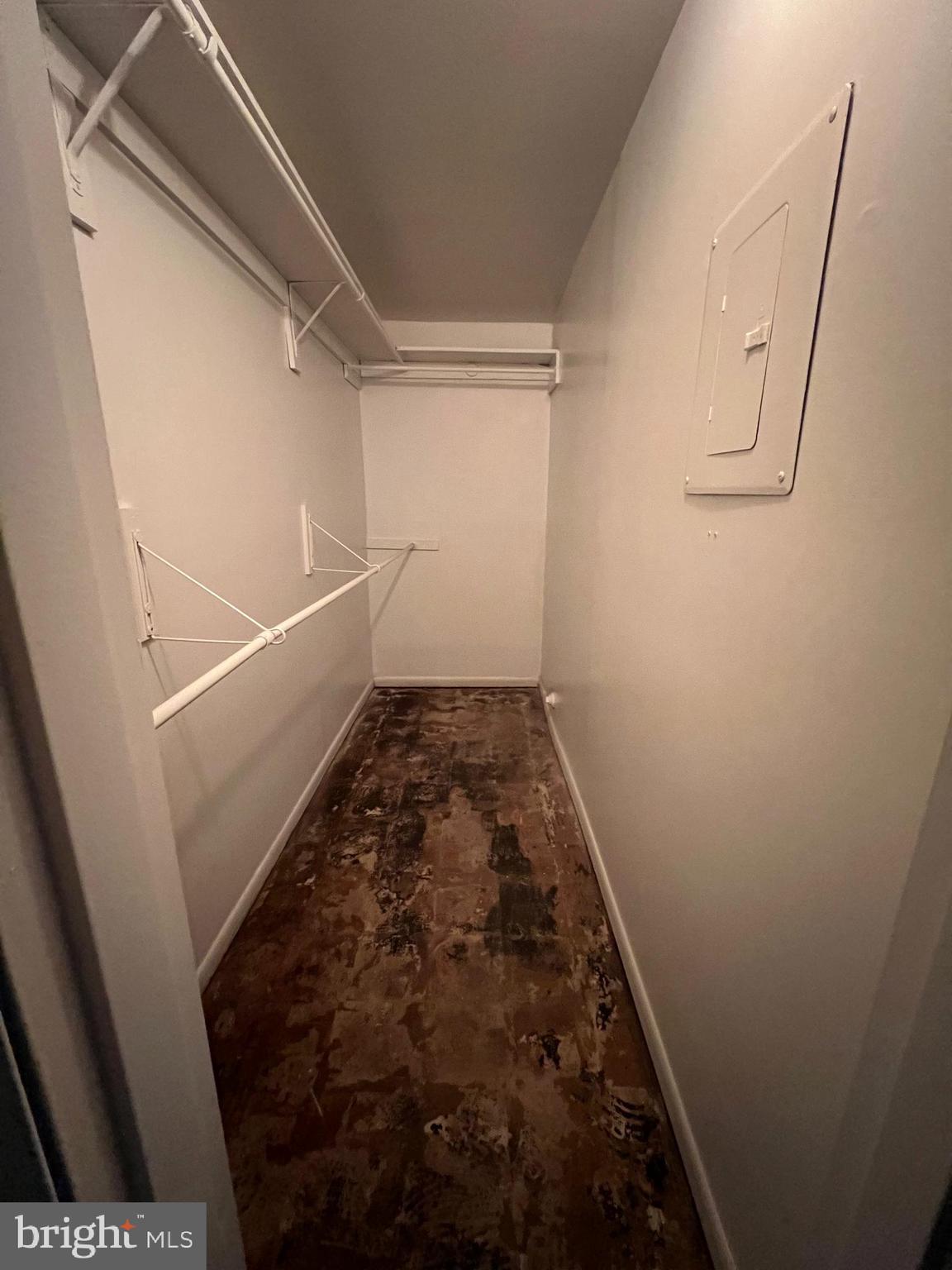 CHESNUT HILL - Residential