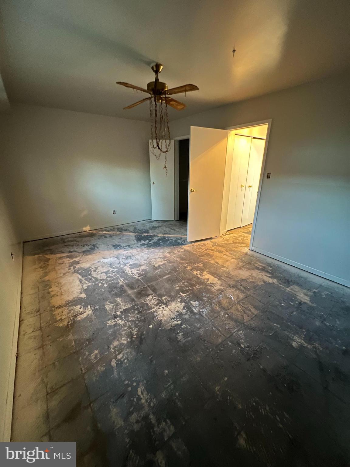 CHESNUT HILL - Residential