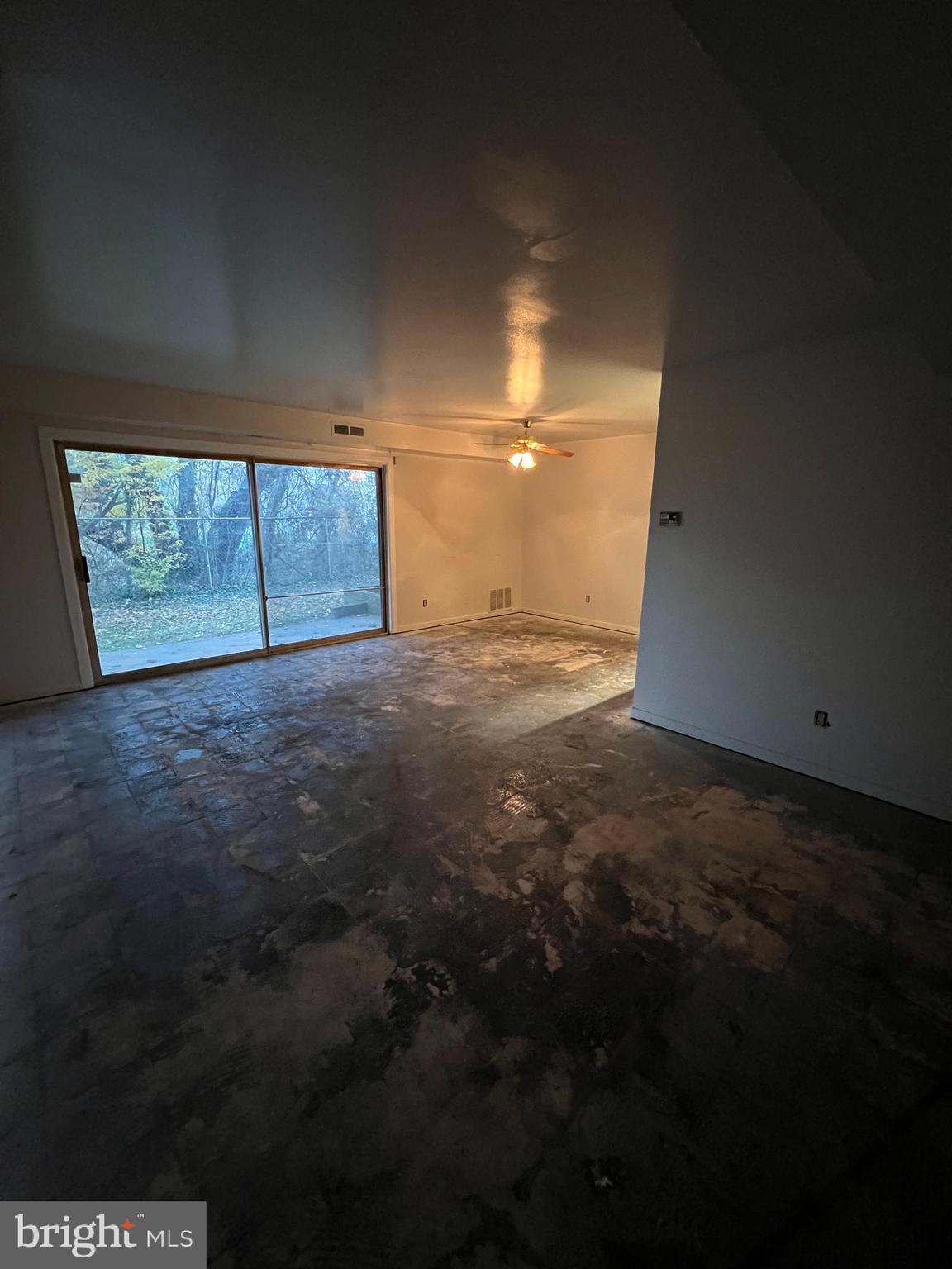 CHESNUT HILL - Residential