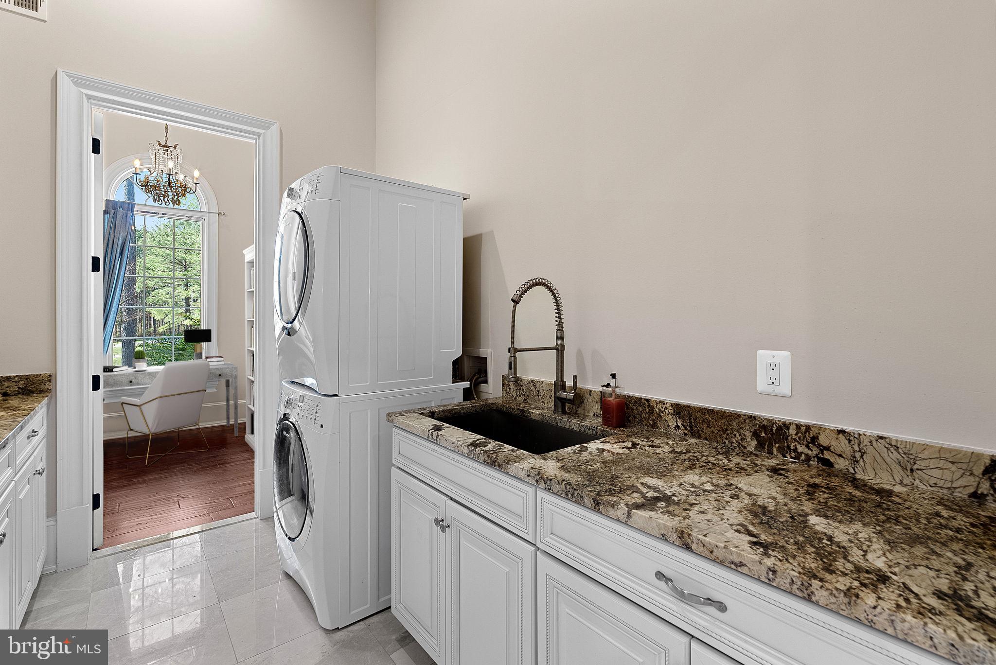 CREIGHTON FARMS - Residential