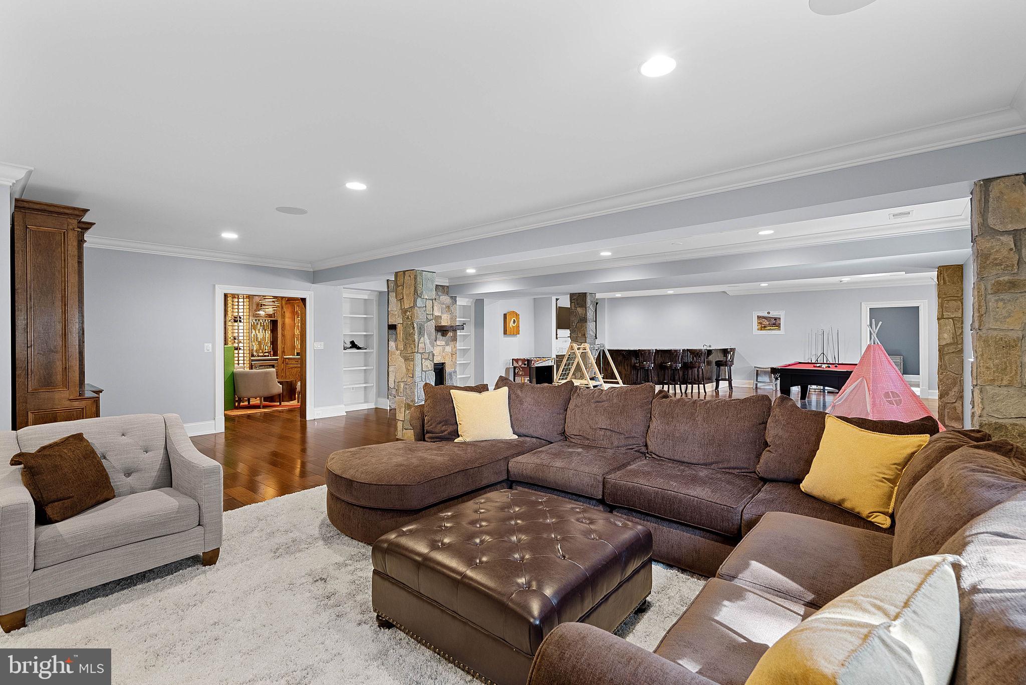 CREIGHTON FARMS - Residential