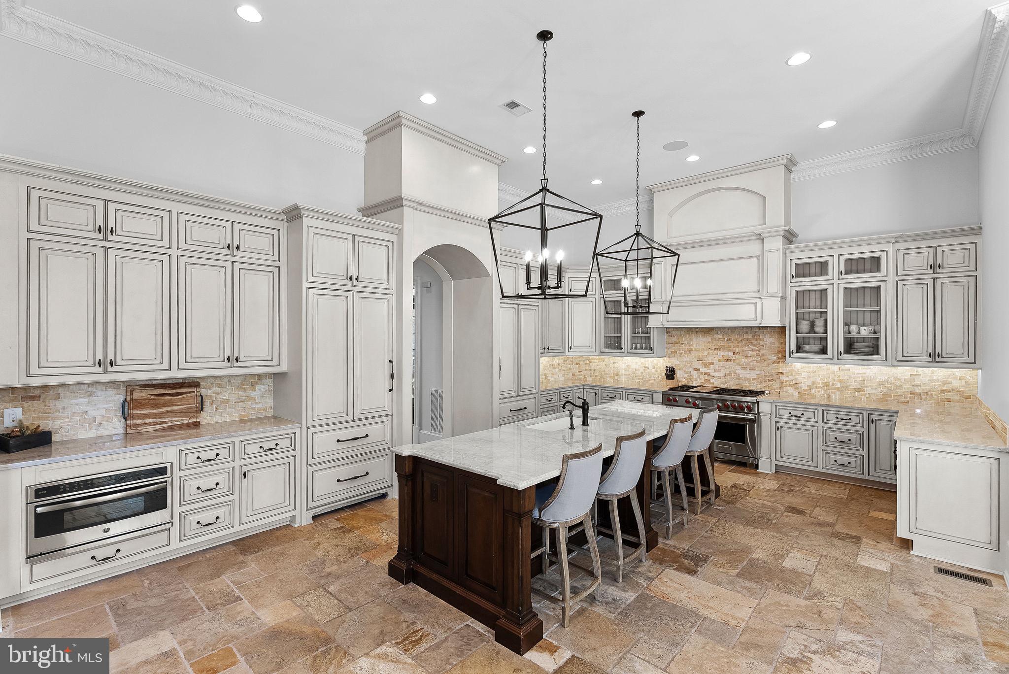 CREIGHTON FARMS - Residential