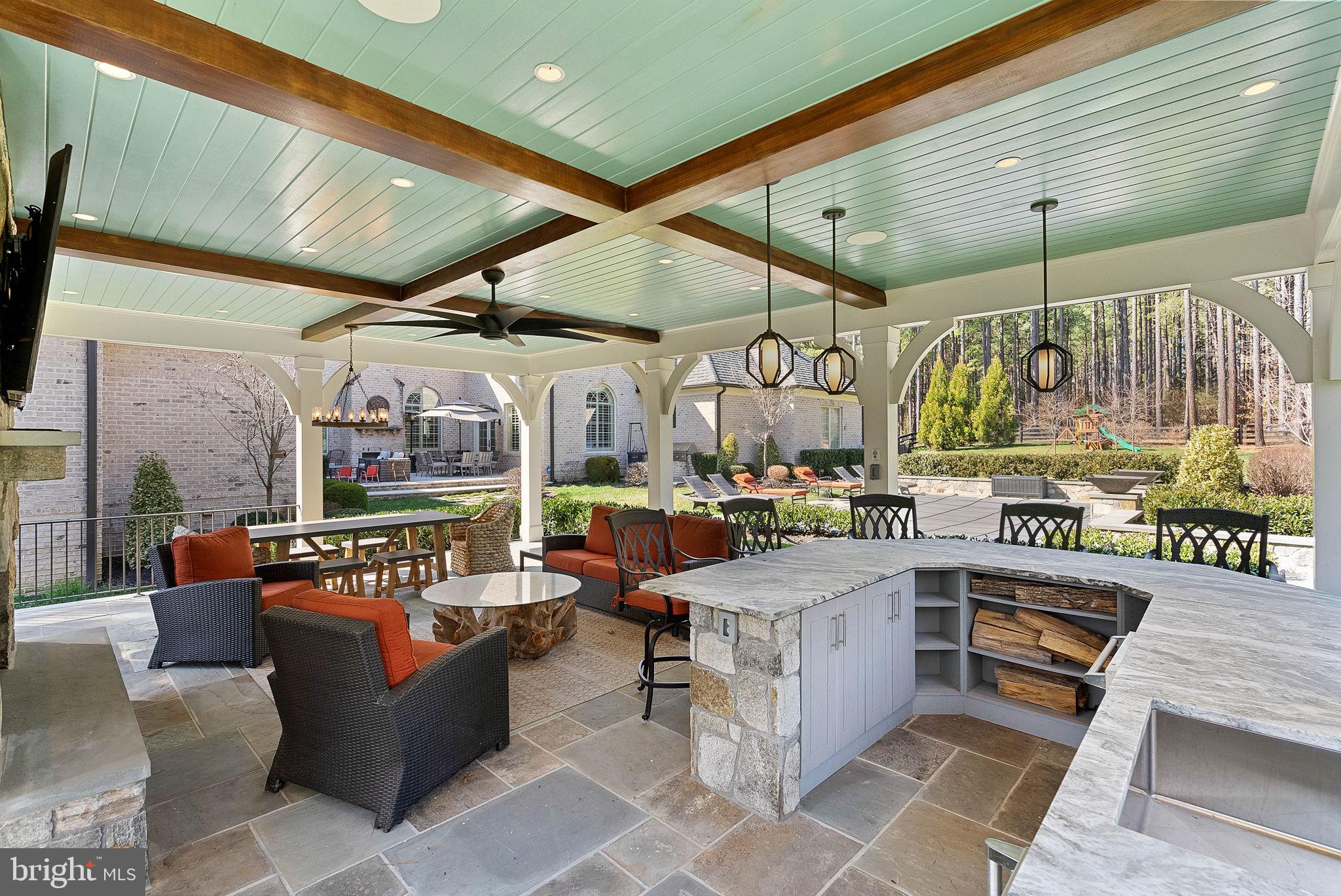 CREIGHTON FARMS - Residential