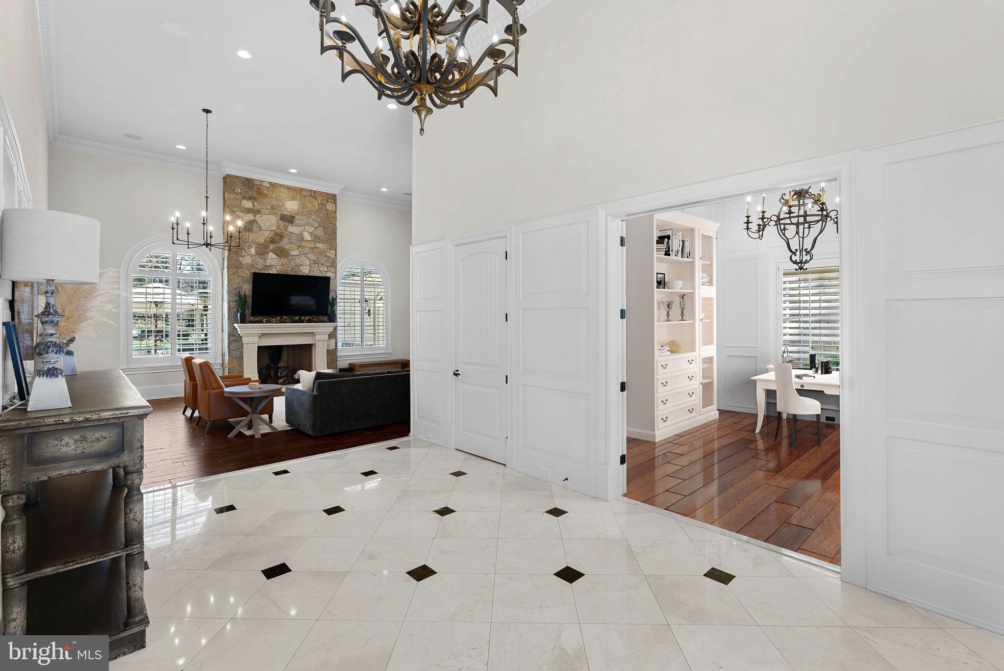 CREIGHTON FARMS - Residential