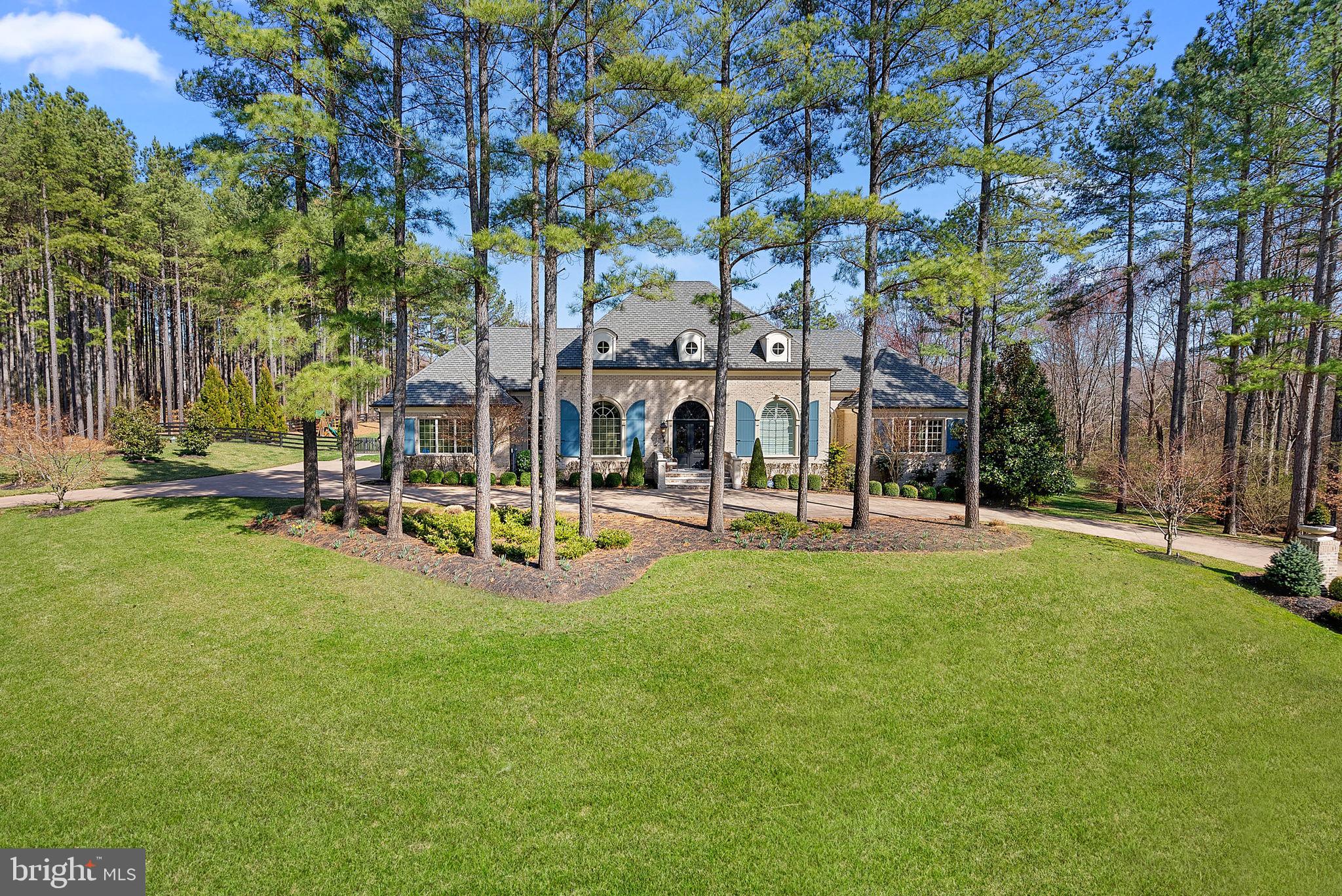 CREIGHTON FARMS - Residential