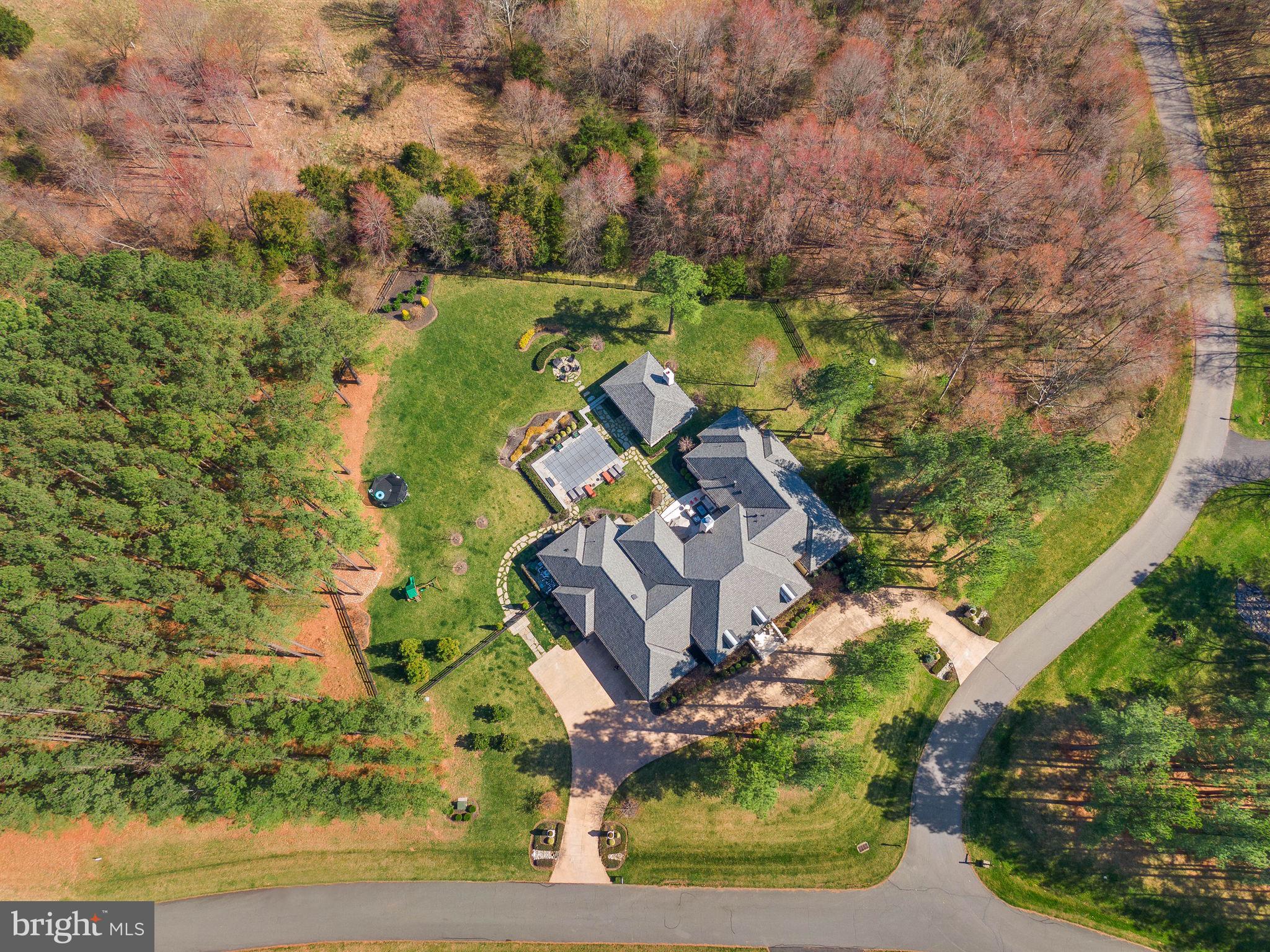 CREIGHTON FARMS - Residential