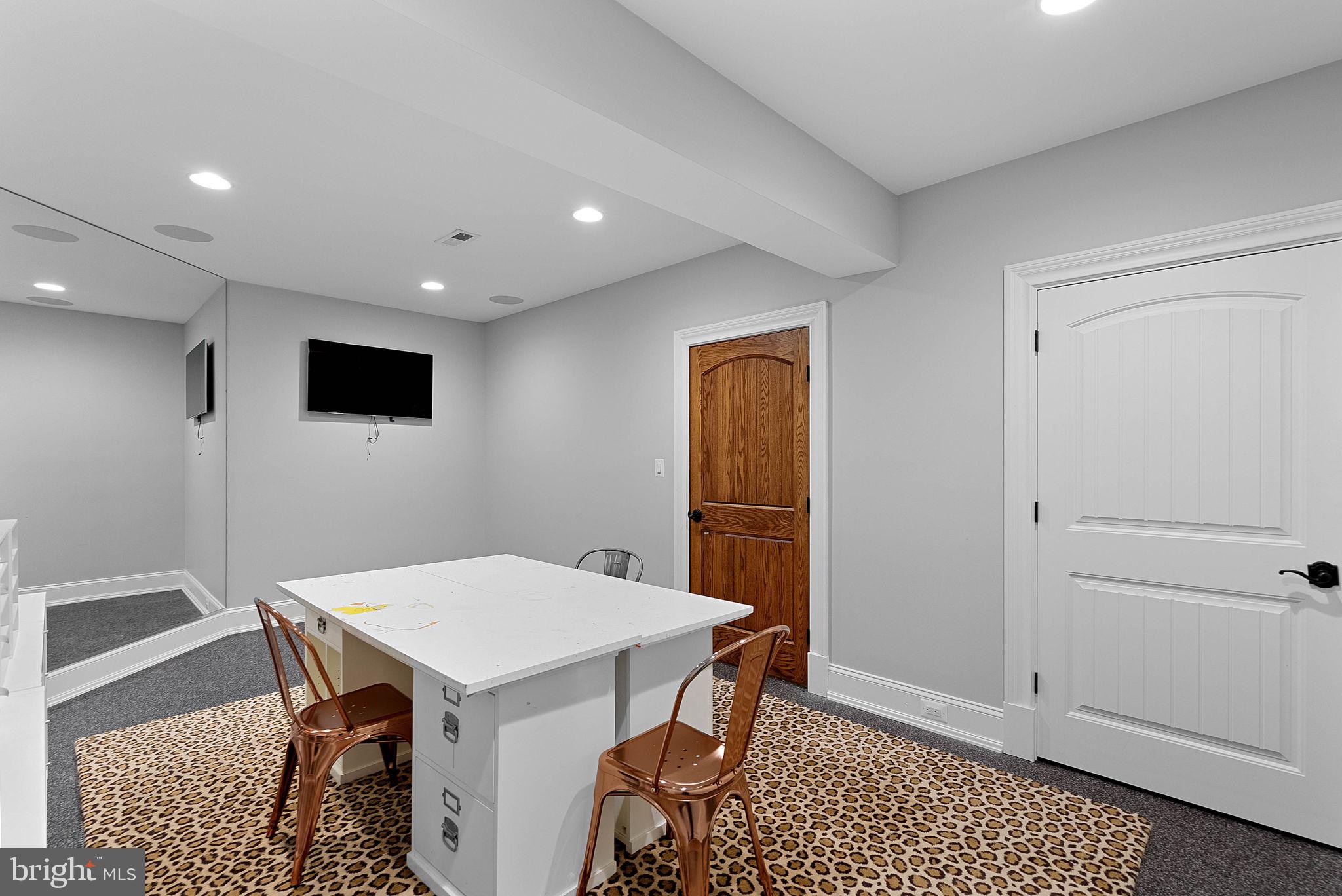 CREIGHTON FARMS - Residential