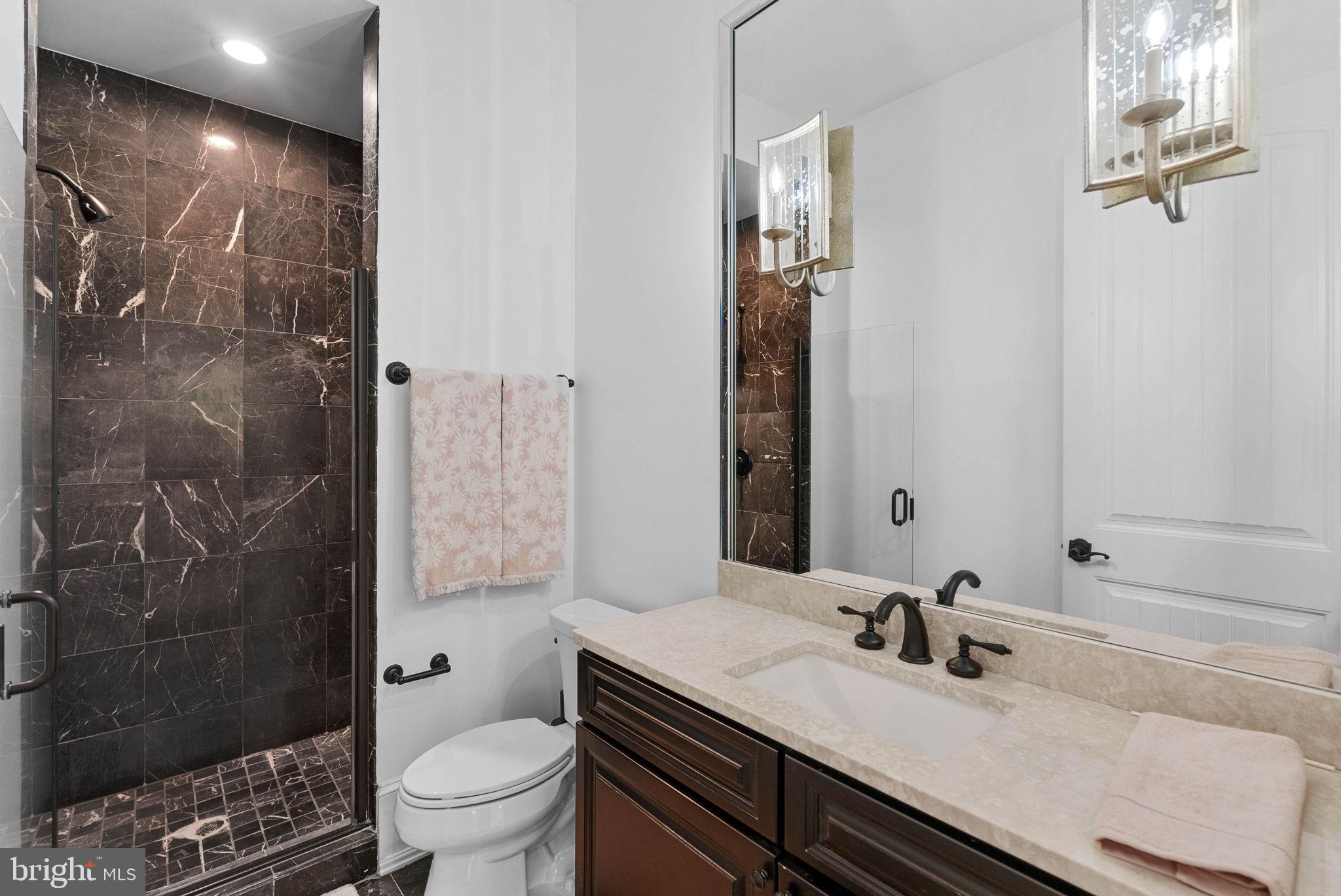 CREIGHTON FARMS - Residential