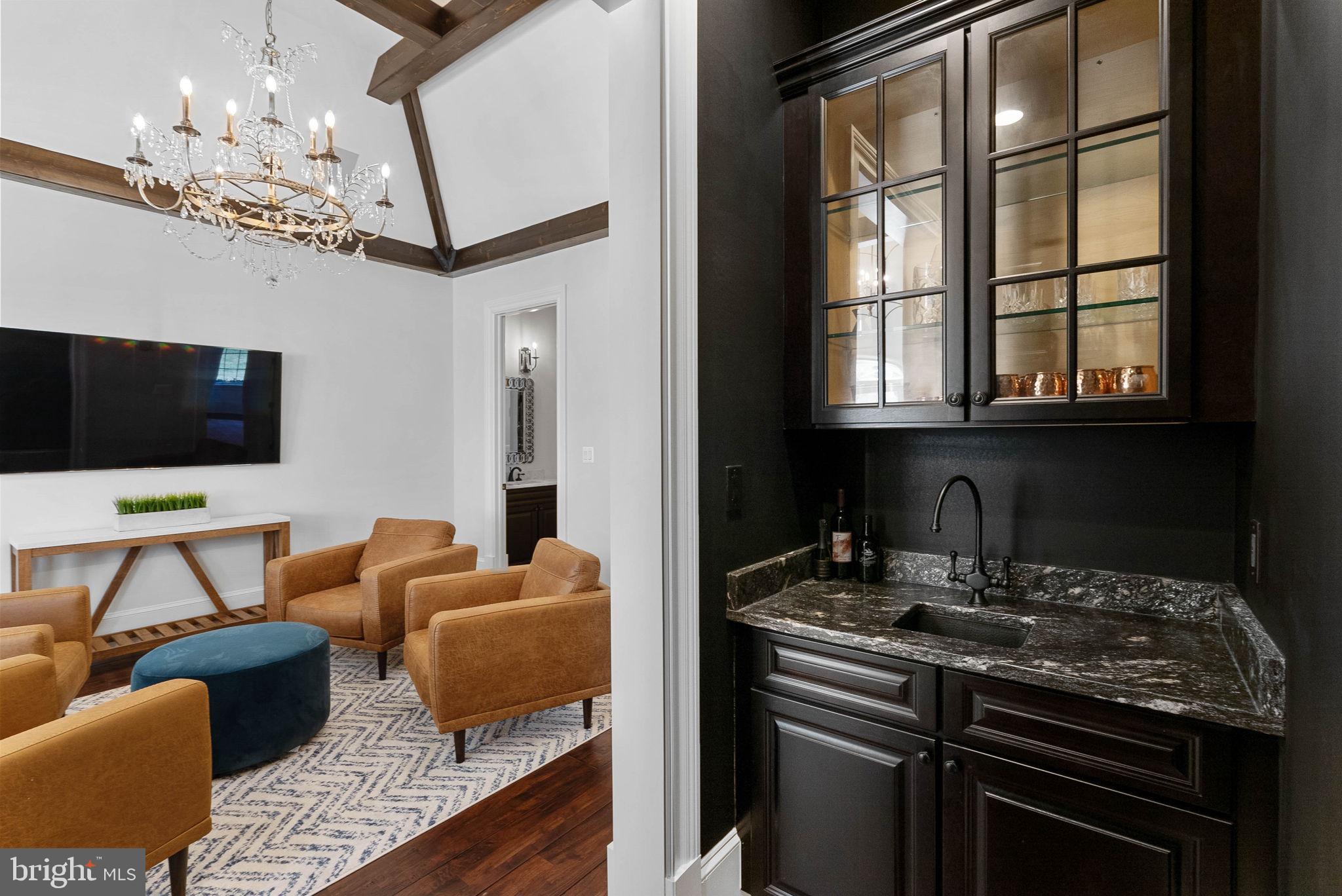 CREIGHTON FARMS - Residential