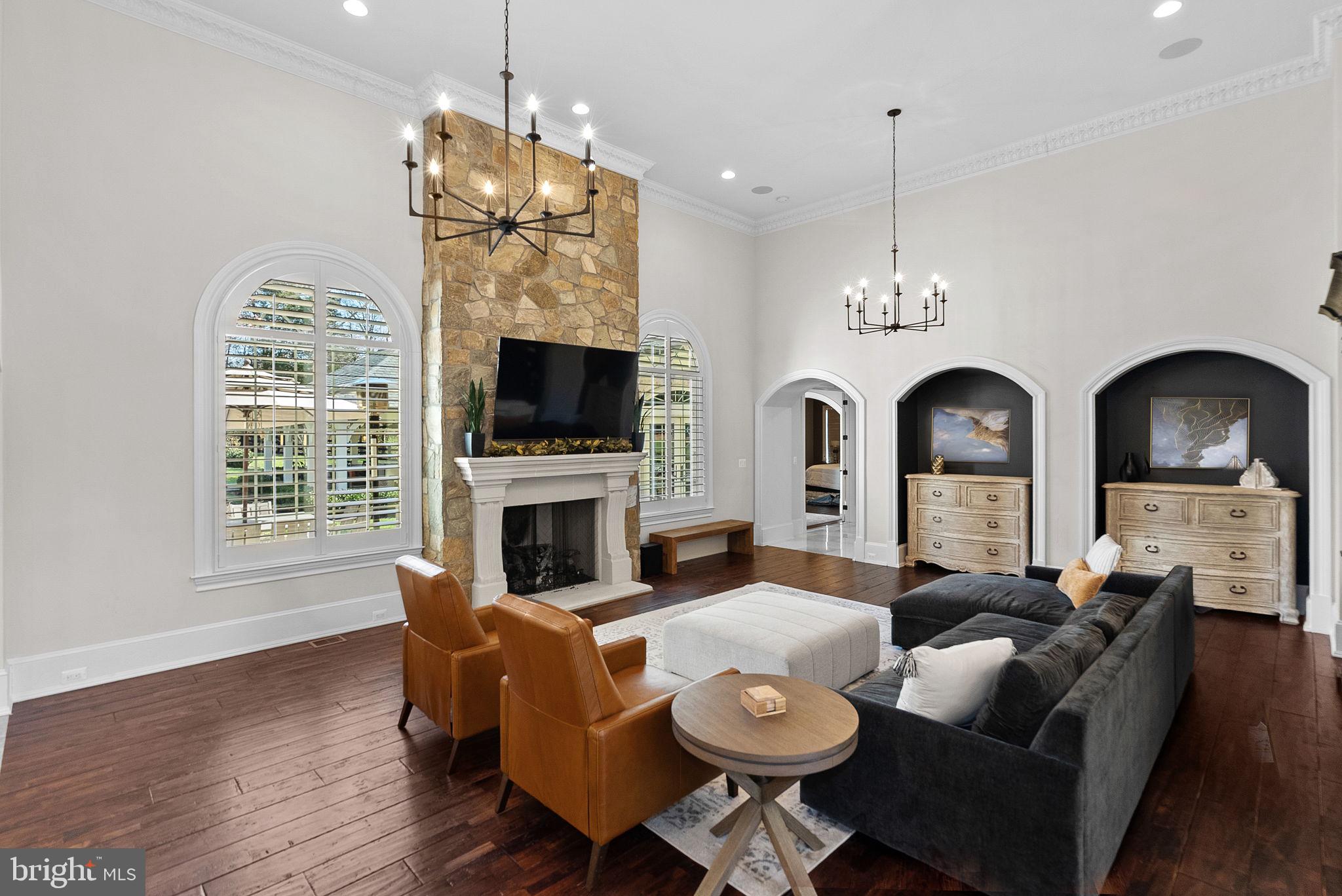 CREIGHTON FARMS - Residential